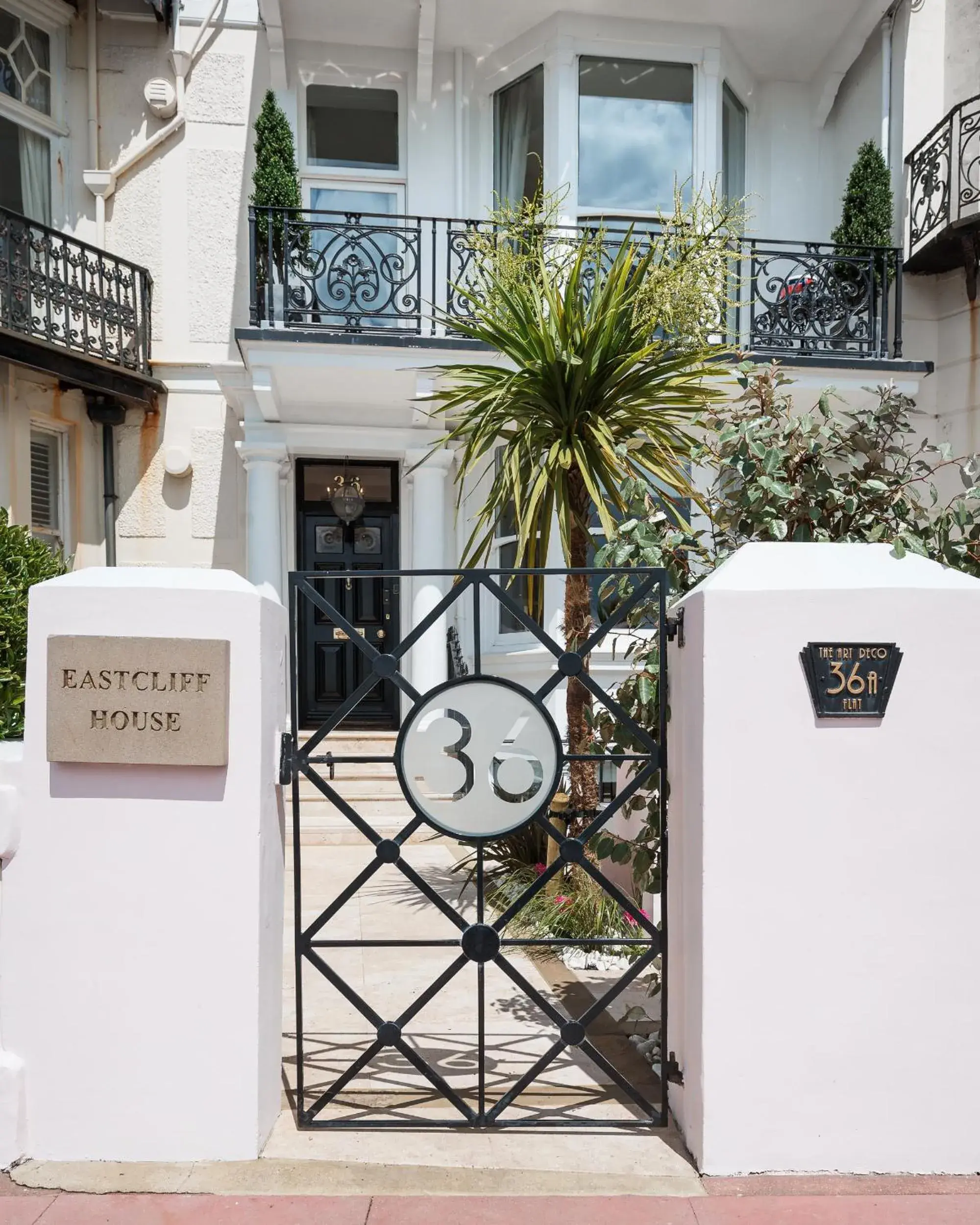 Vacation Home in Eastcliff House & The Art Deco Flat Vacation Home in Eastcliff House & The Art Deco Flat
