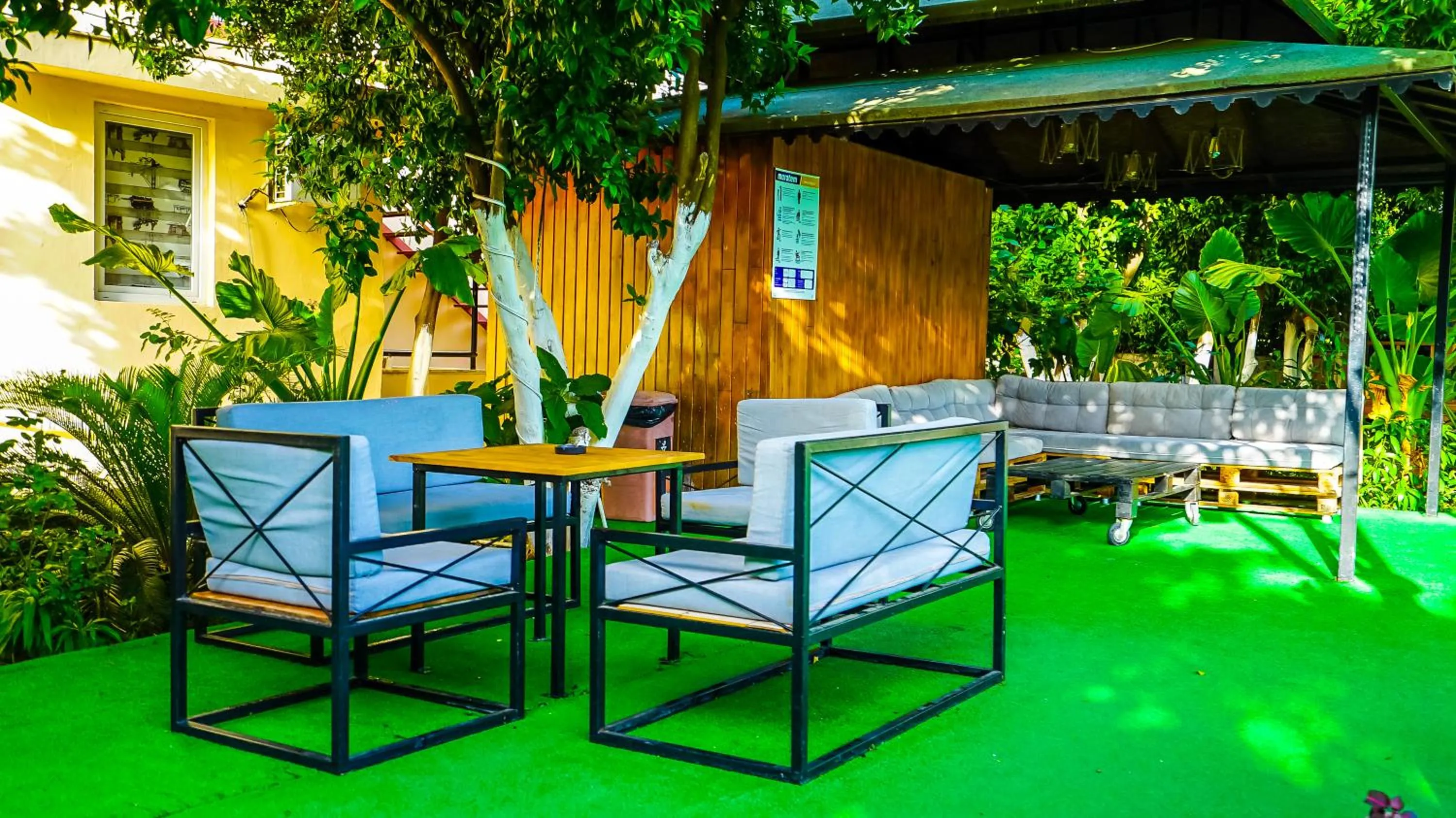 Seating area in CASTLE PARK HOTEL