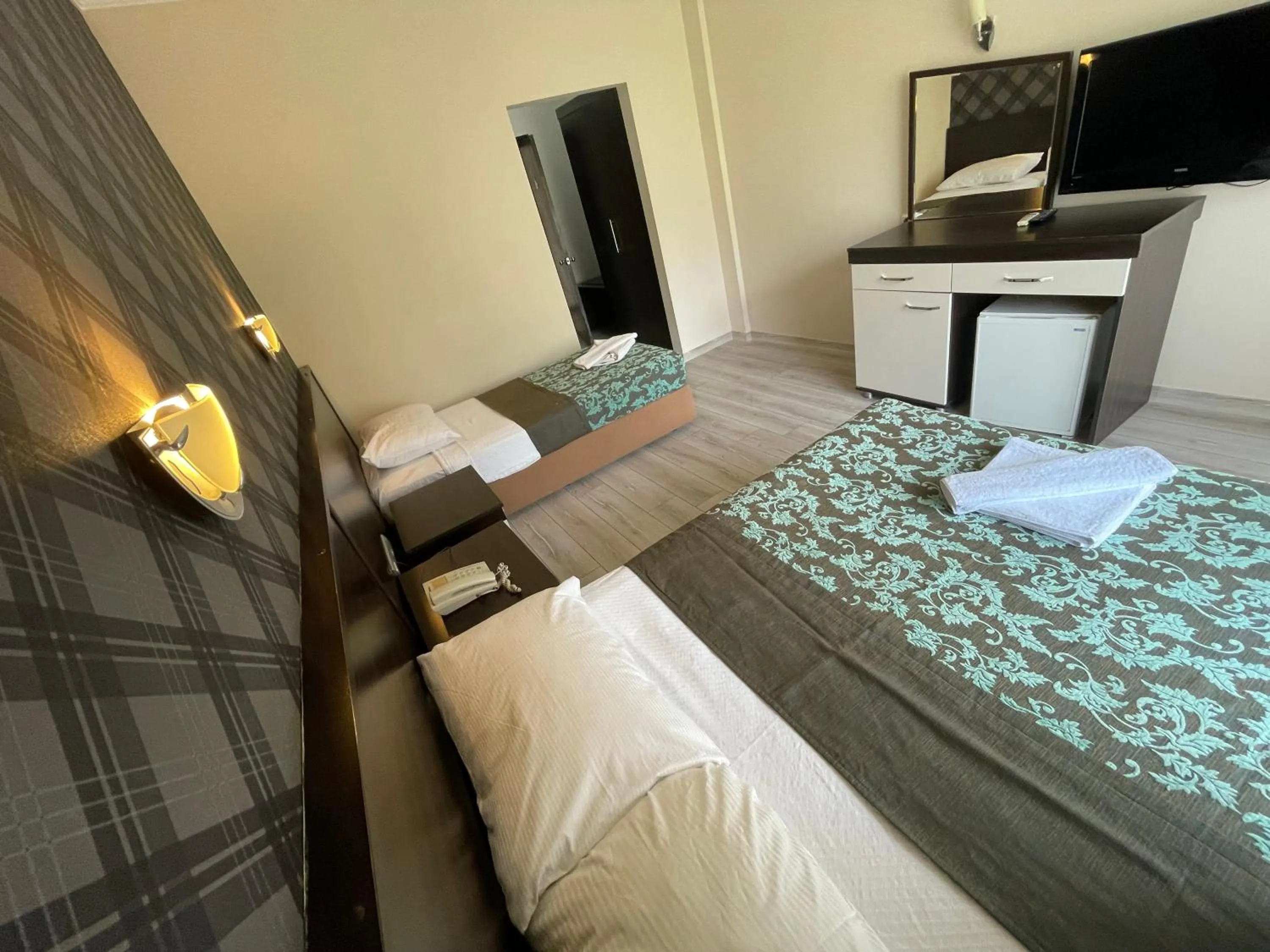 Bed in CASTLE PARK HOTEL