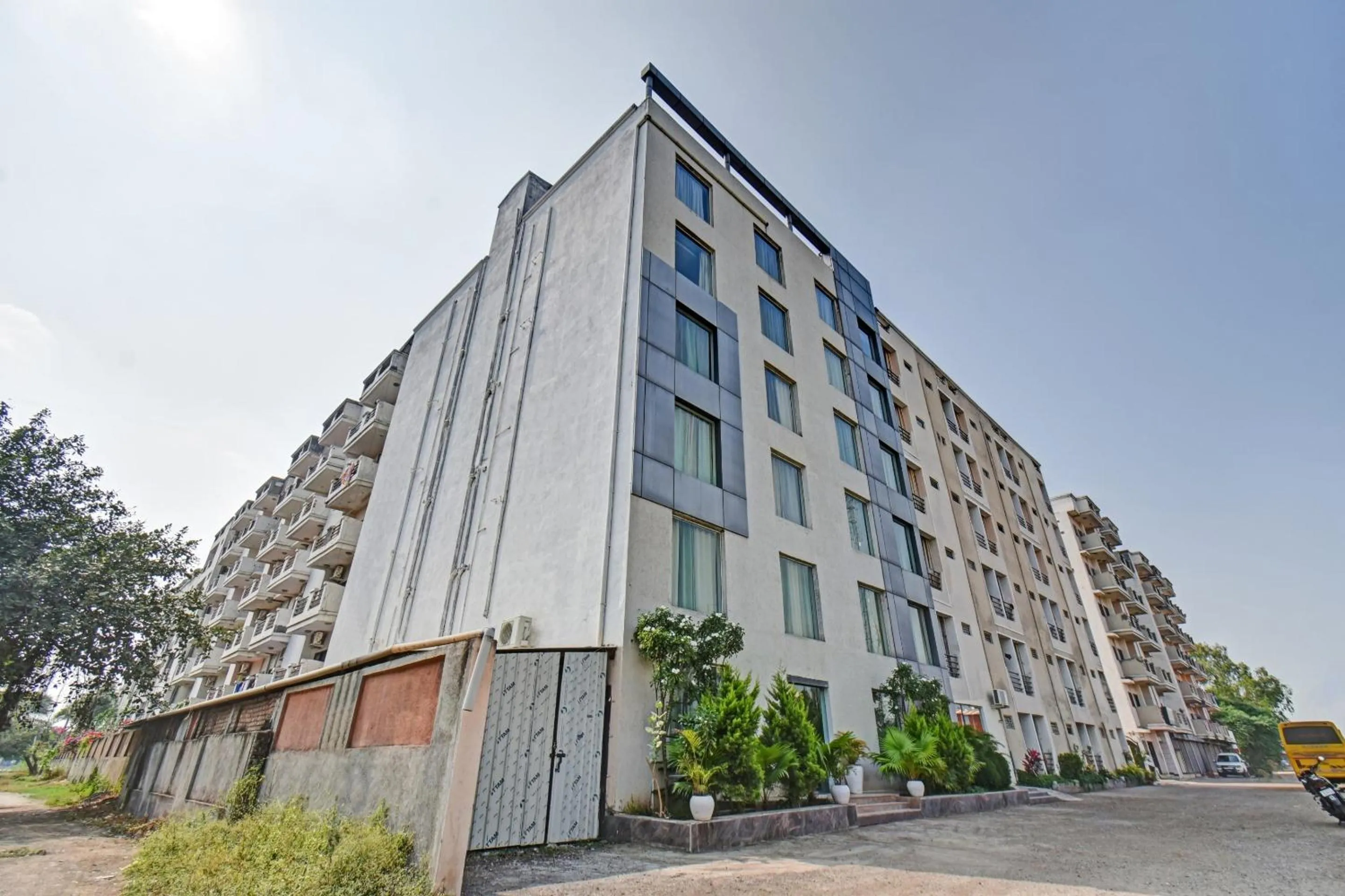 Facade/entrance in Townhouse Classio Suites