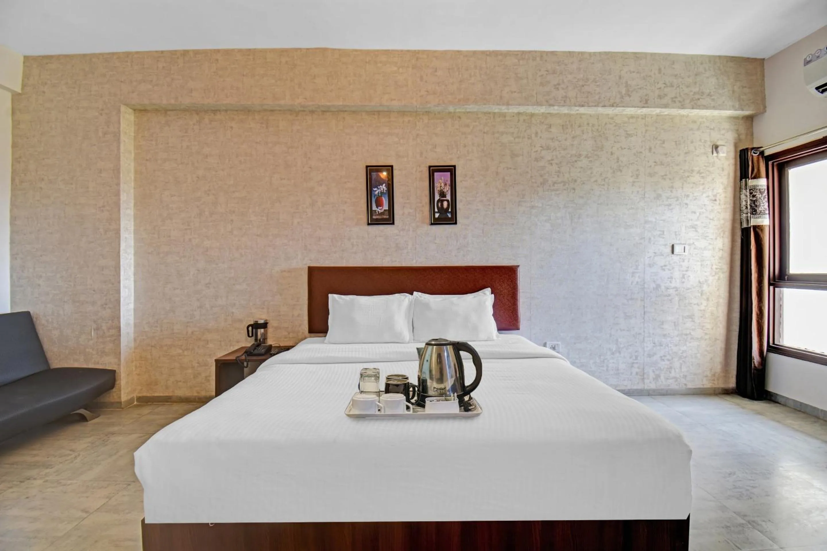 Bedroom, Bed in Townhouse Classio Suites