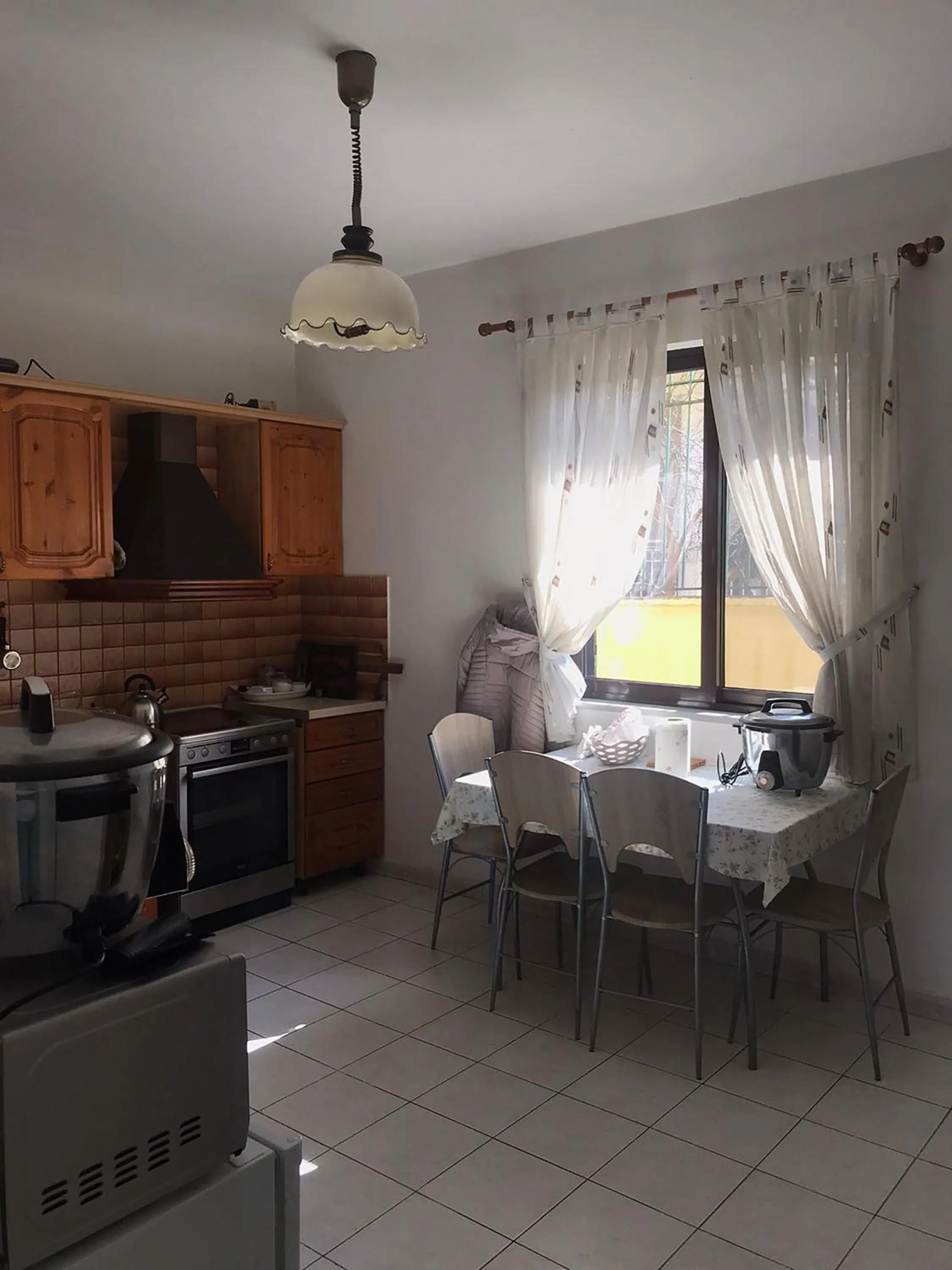 Dining area in Tirana City Rooms - Vatra e Lagjes by Paymán Club