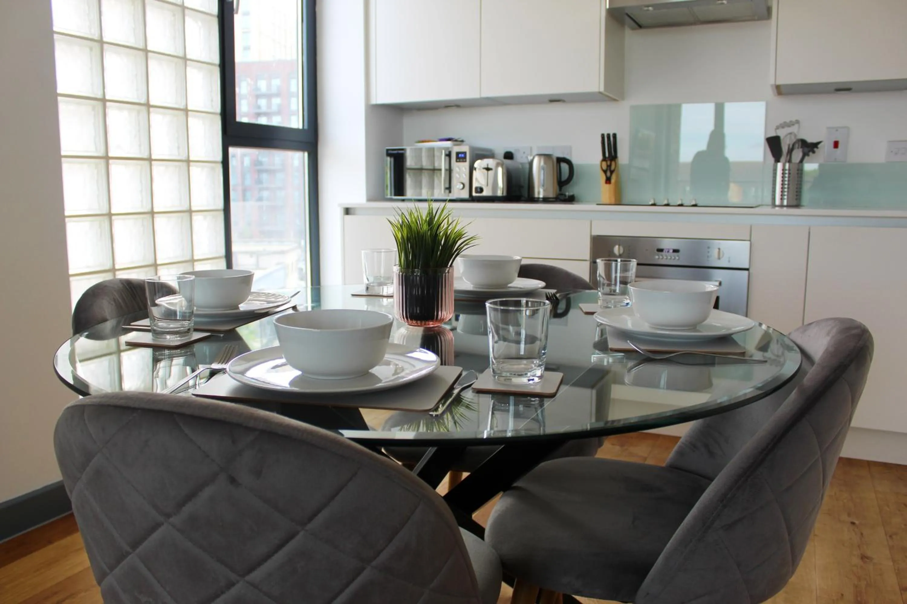 Coffee/tea facilities in Canning Town by Viridian Apartments