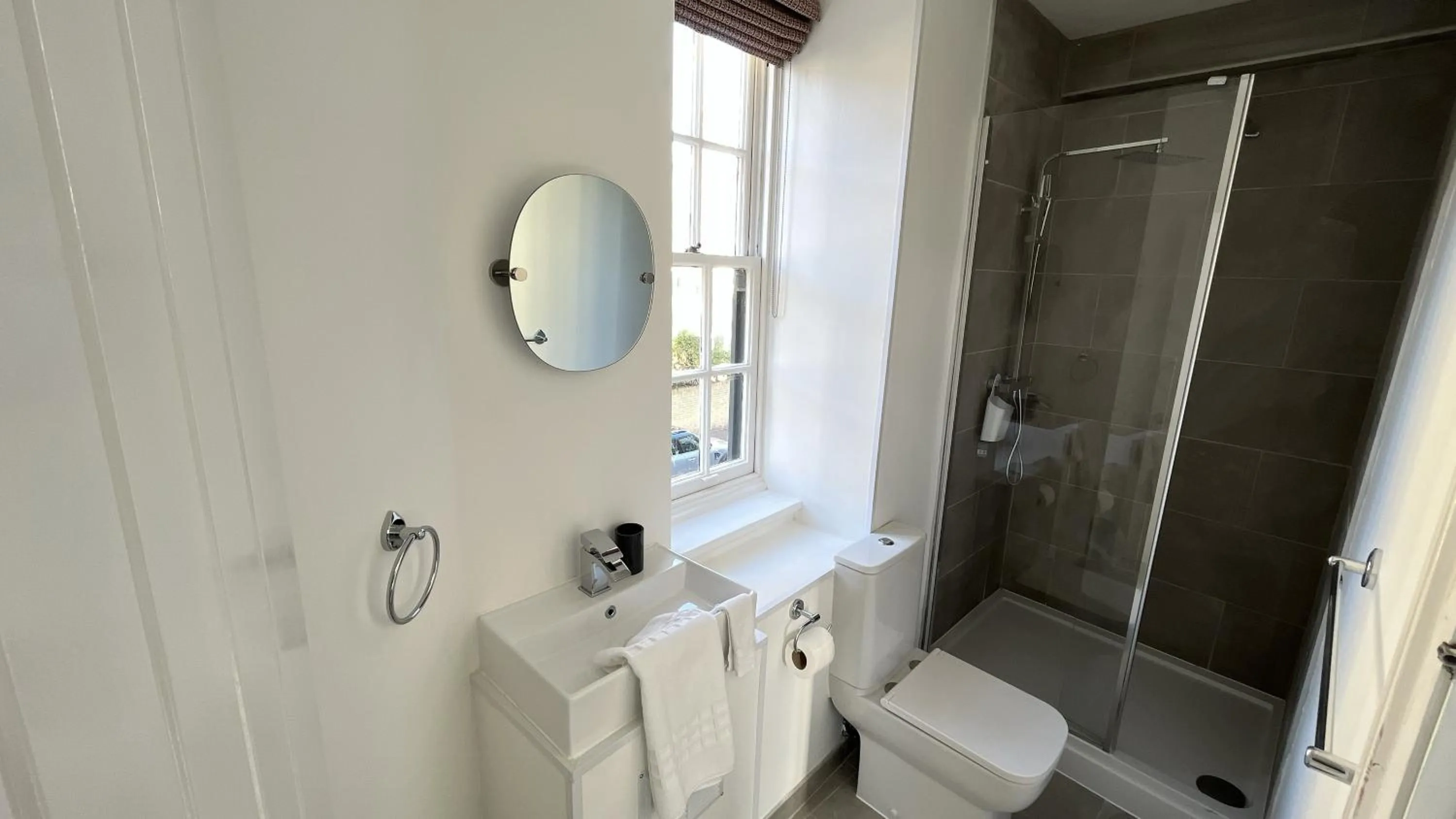 Bathroom in Dockers Inn