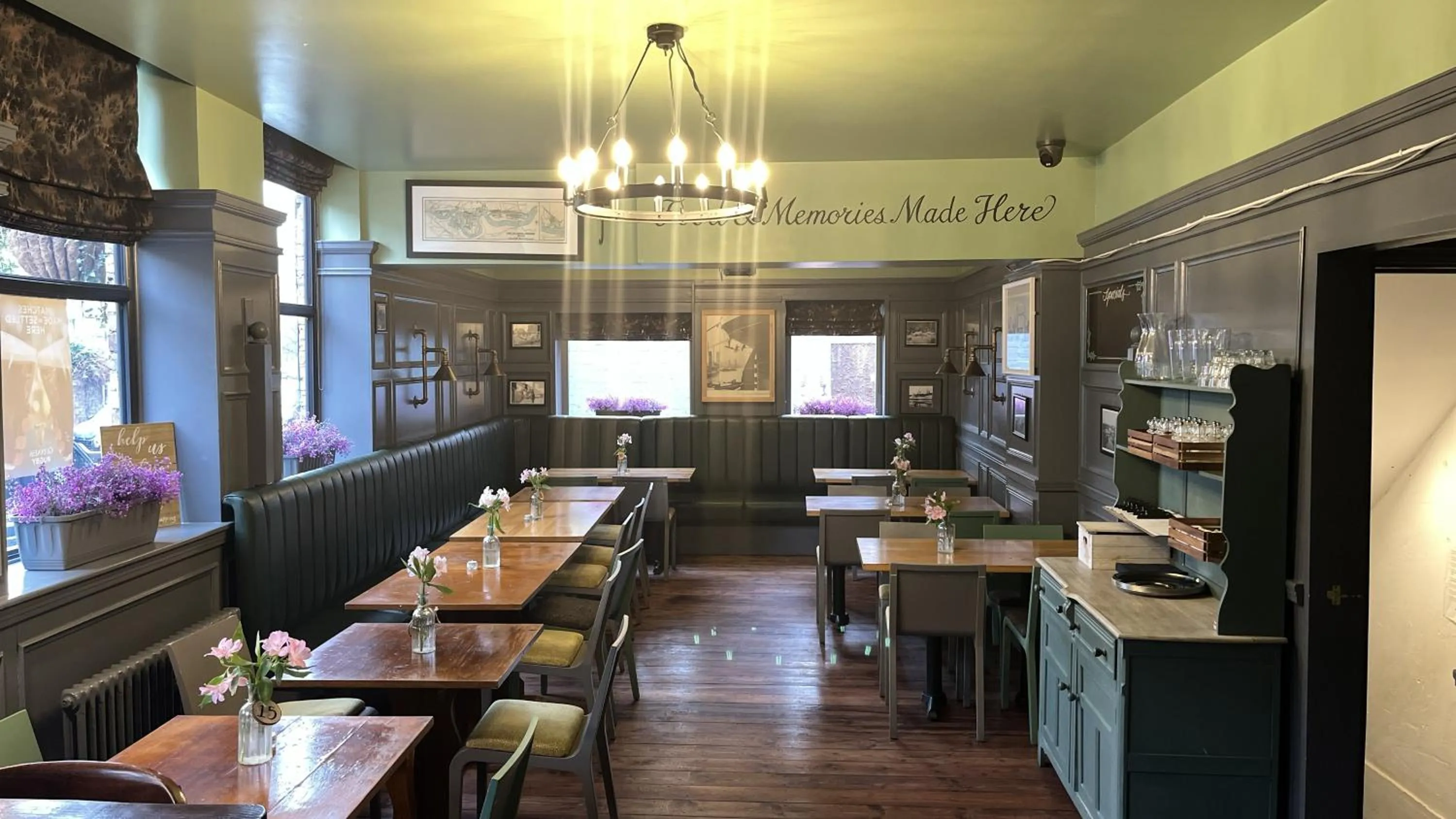 Restaurant/places to eat in Dockers Inn