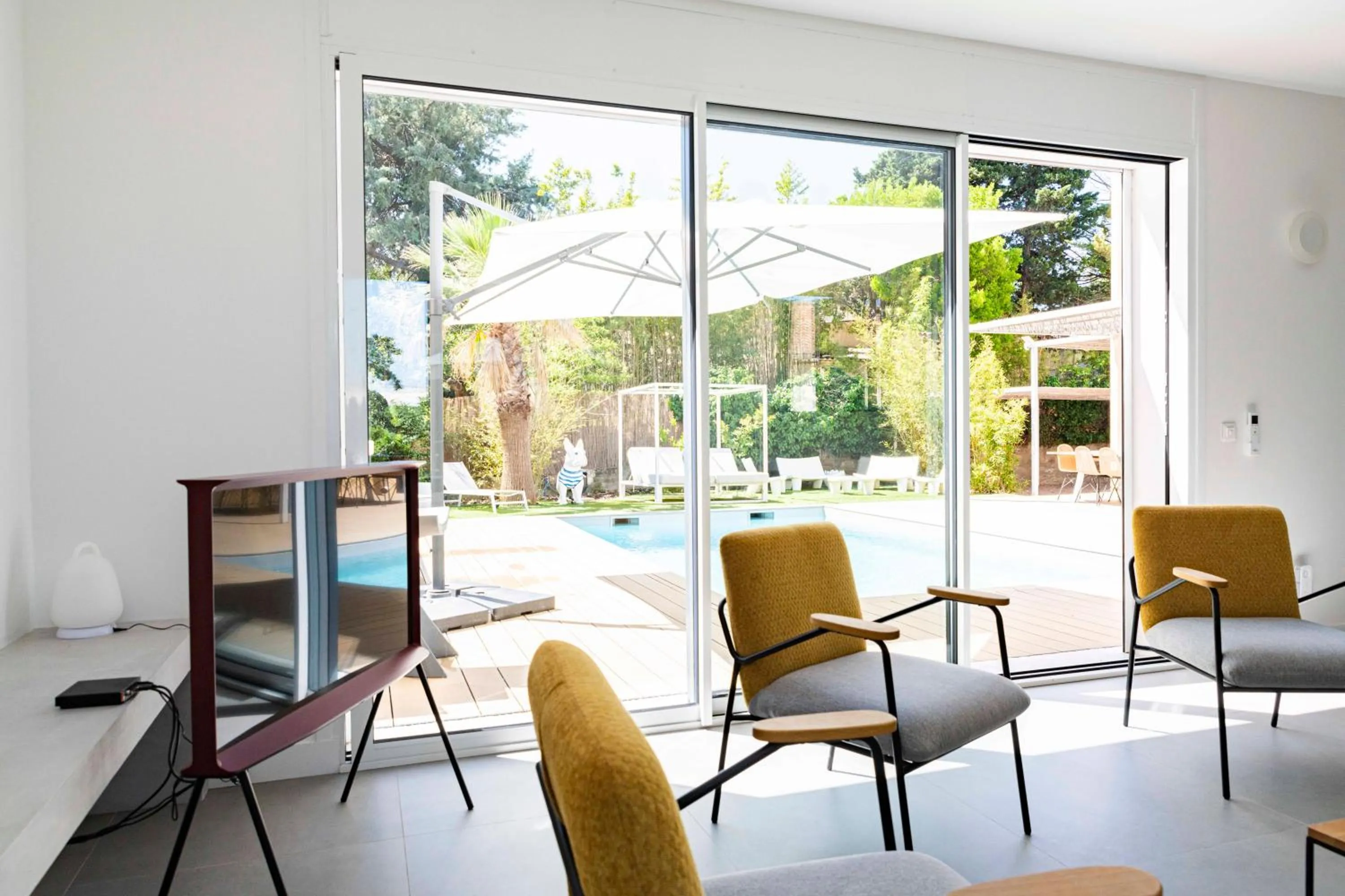 Communal lounge/ TV room in Villa Acacias - Au coeur de Saint-Tropez