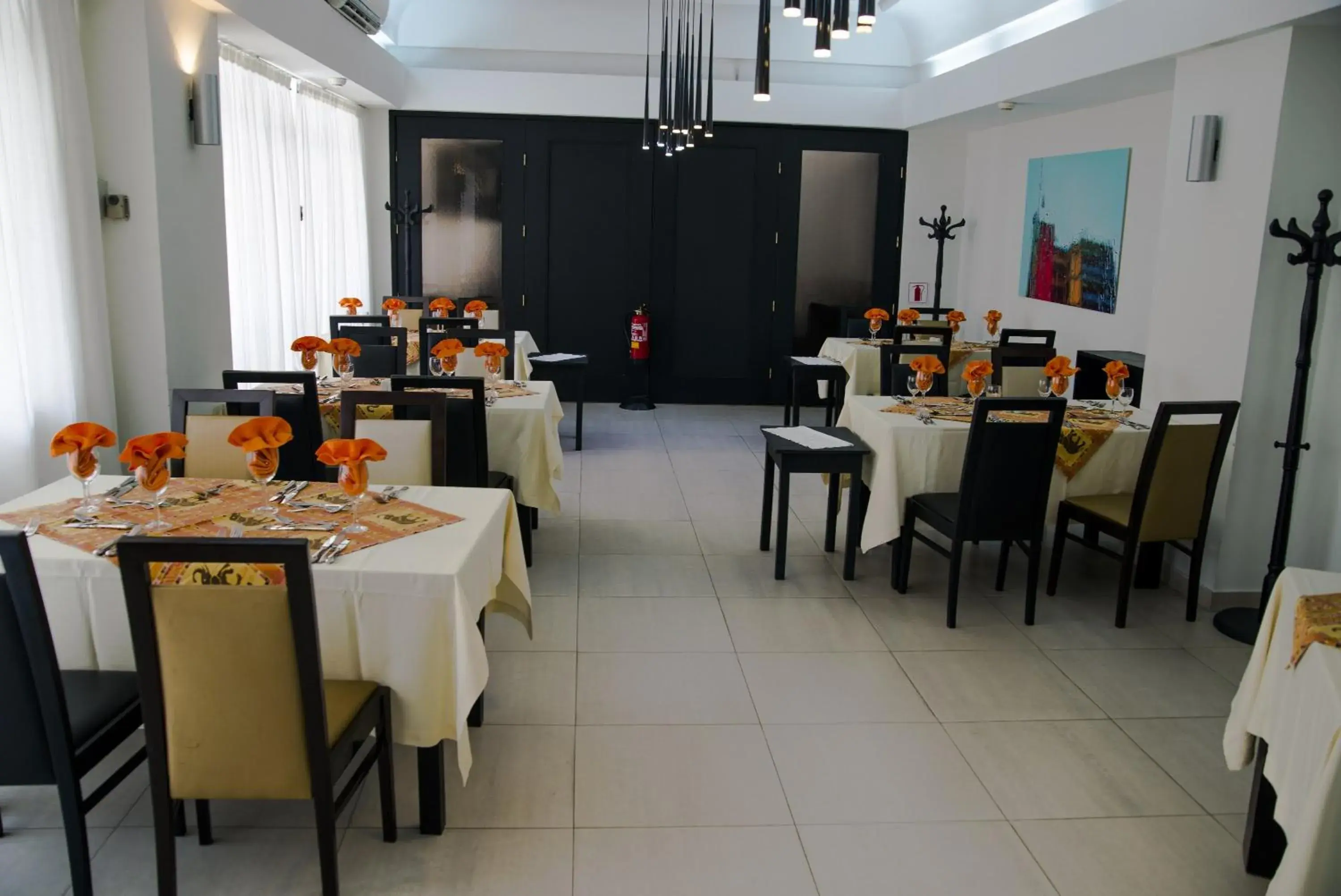 Restaurant/places to eat in Hotel Continental Luanda Restaurant/places to eat in Hotel Continental Luanda