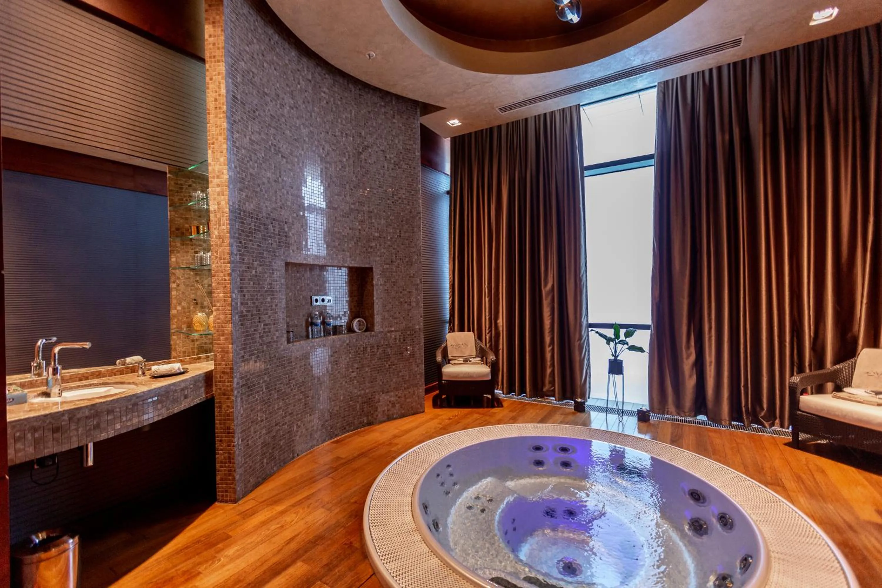 Hot Tub in Shahdag Hotel & Spa