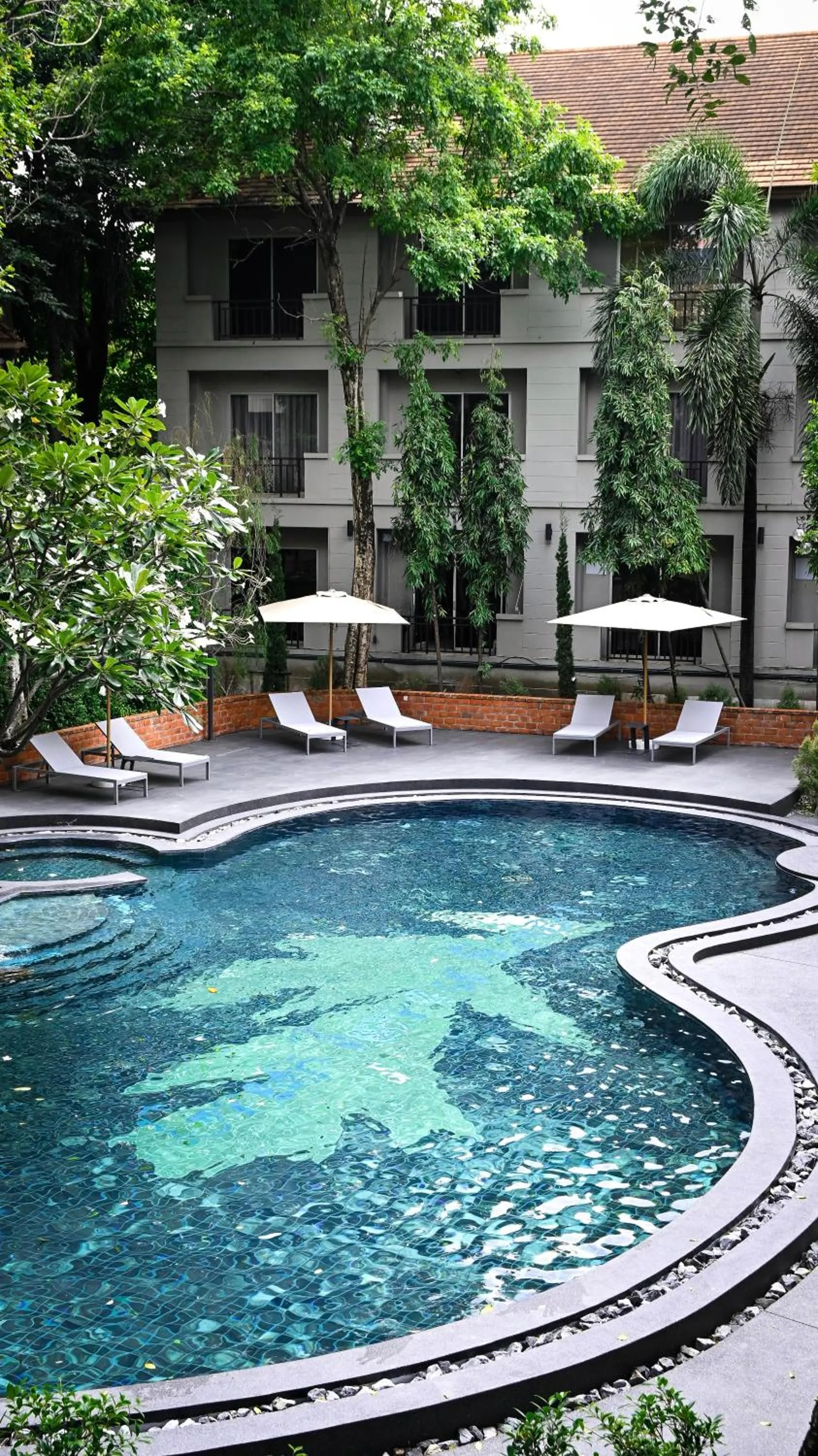 Swimming pool in Oun Hotel Bangkok