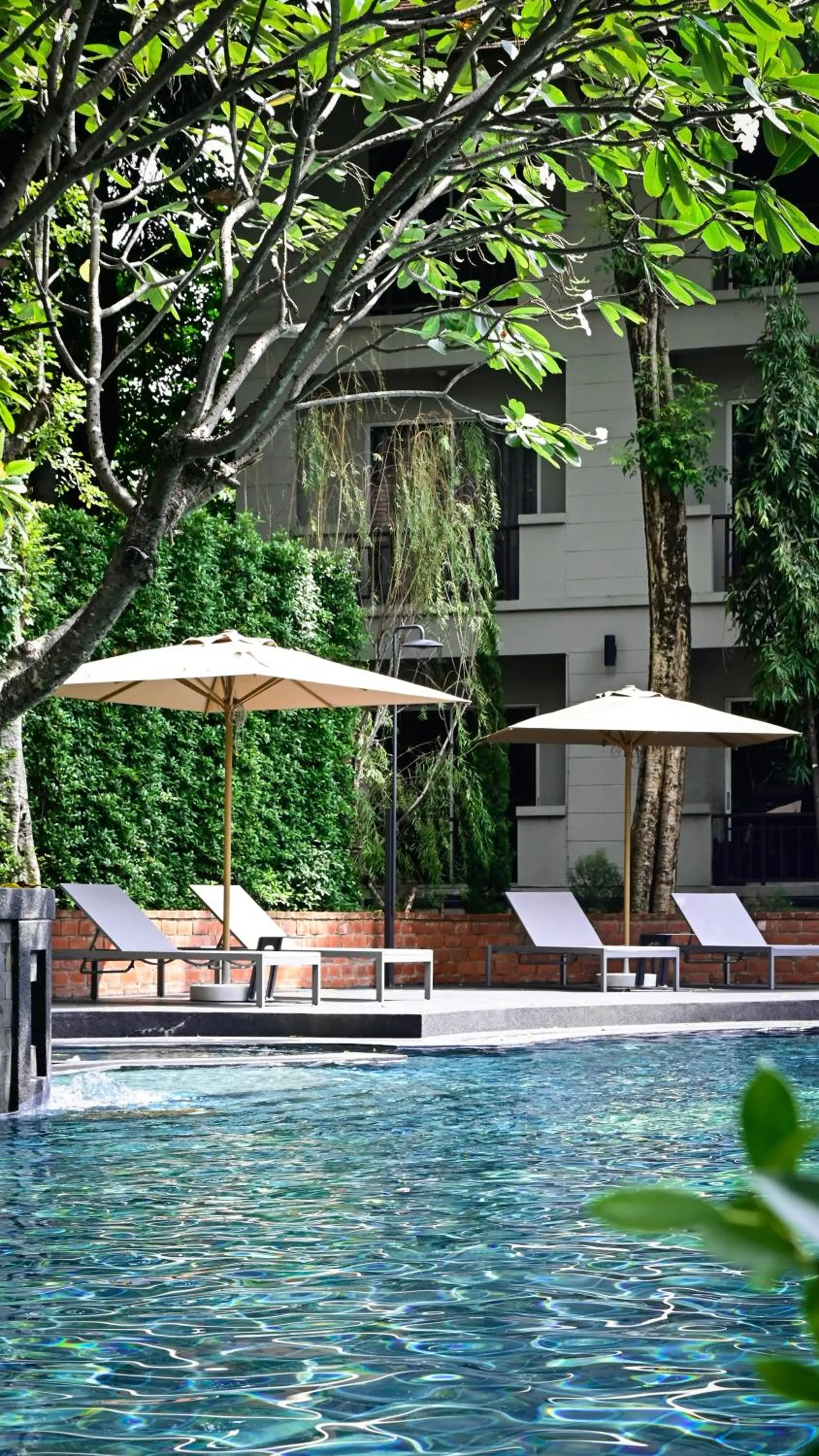 Swimming pool in Oun Hotel Bangkok