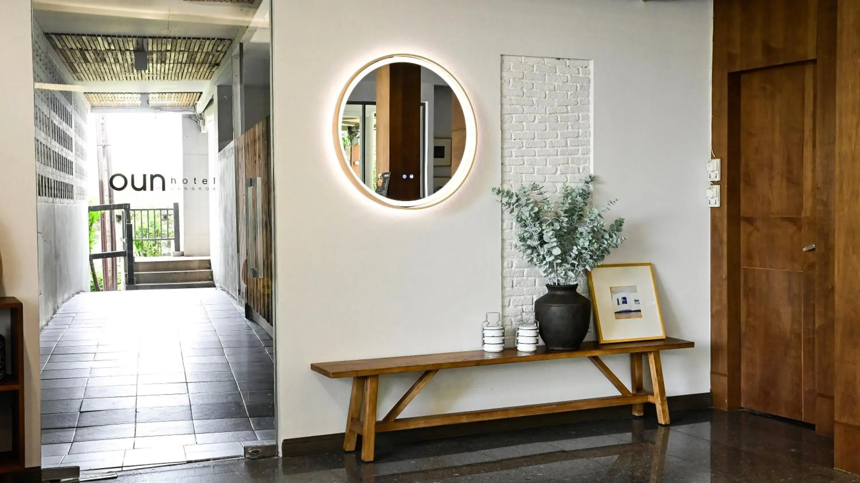 Property building in Oun Hotel Bangkok Property building in Oun Hotel Bangkok