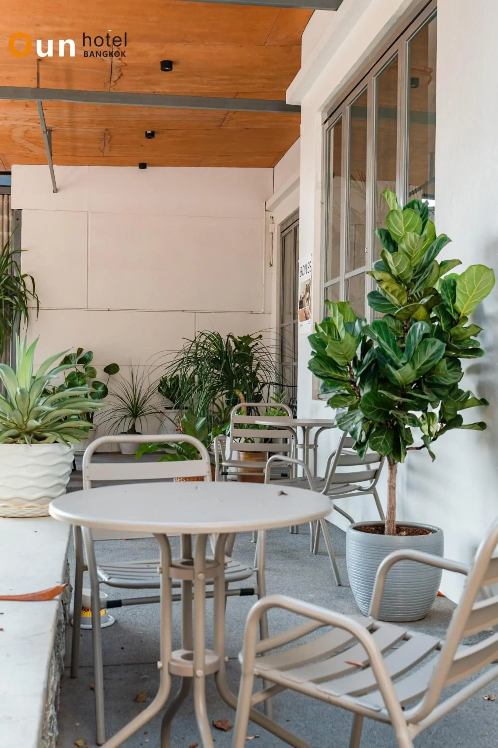 Facade/entrance in Oun Hotel Bangkok Facade/entrance in Oun Hotel Bangkok