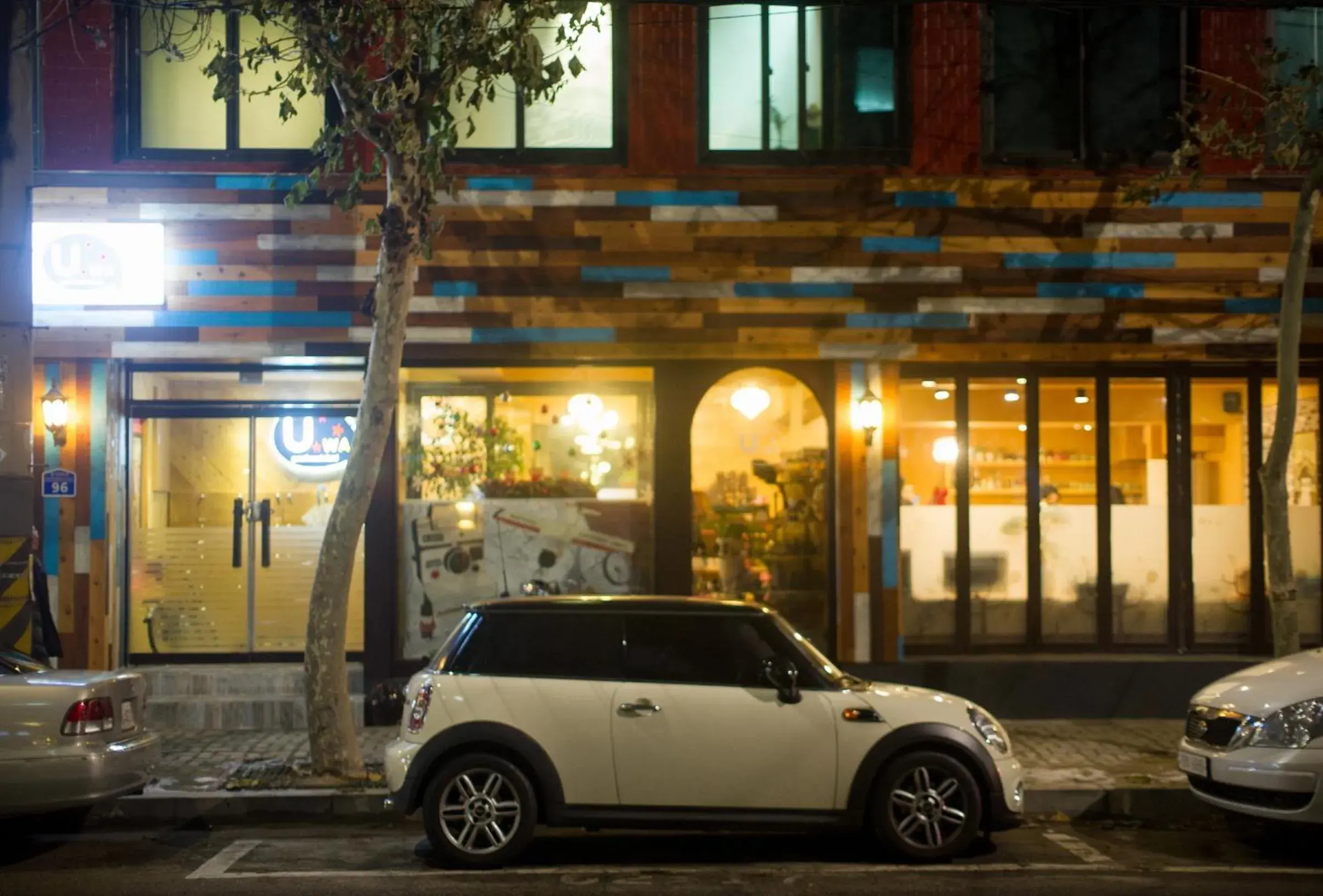 Facade/entrance in UWA Guesthouse Facade/entrance in UWA Guesthouse