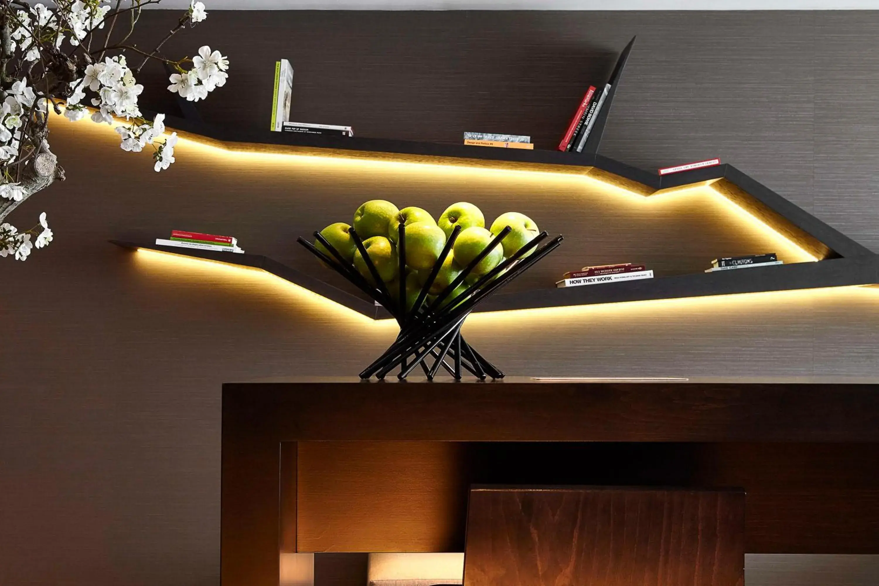 Lounge or bar in Hyatt Place Amsterdam Airport Lounge or bar in Hyatt Place Amsterdam Airport