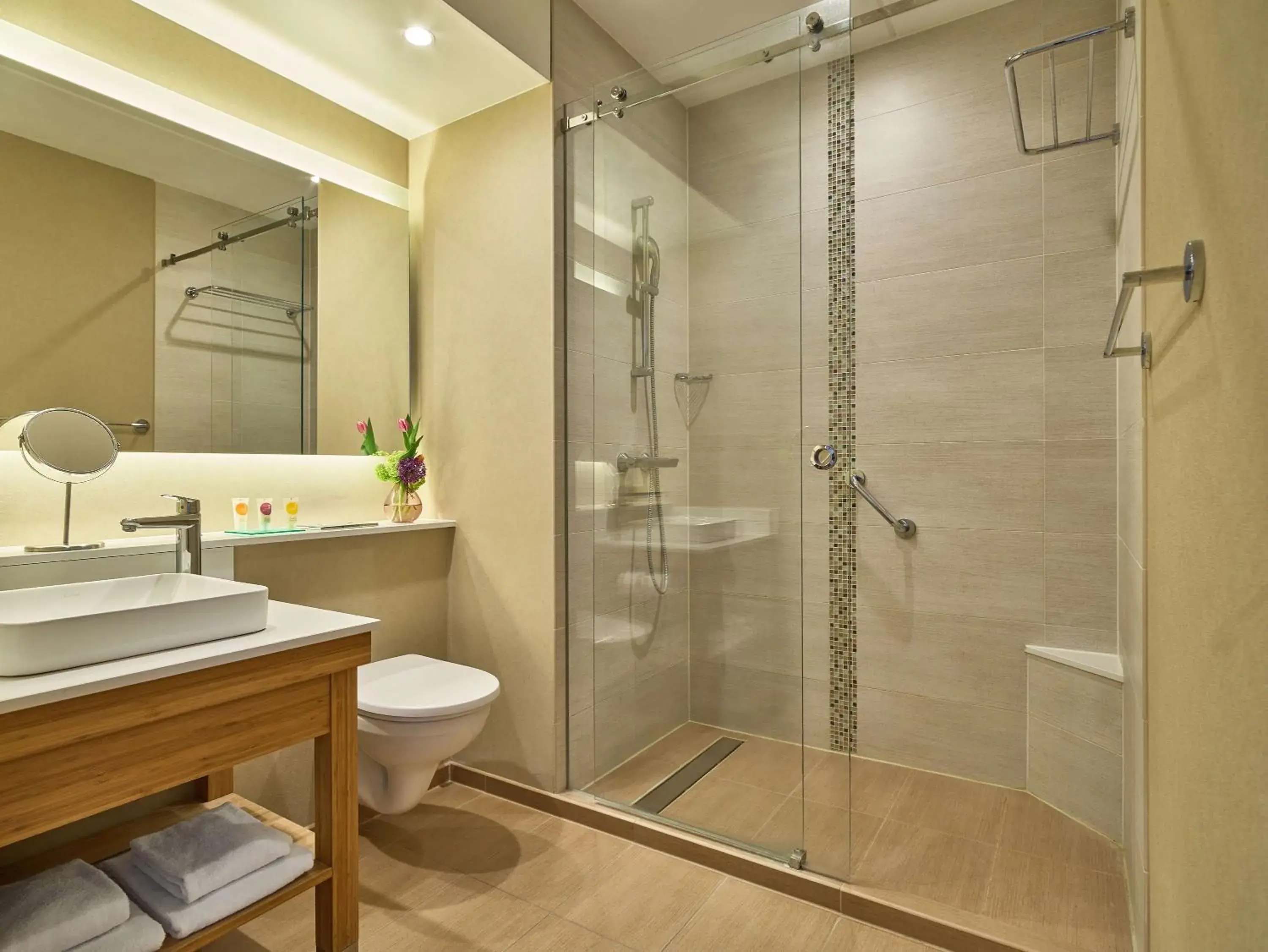 Bathroom in Hyatt Place Amsterdam Airport Bathroom in Hyatt Place Amsterdam Airport