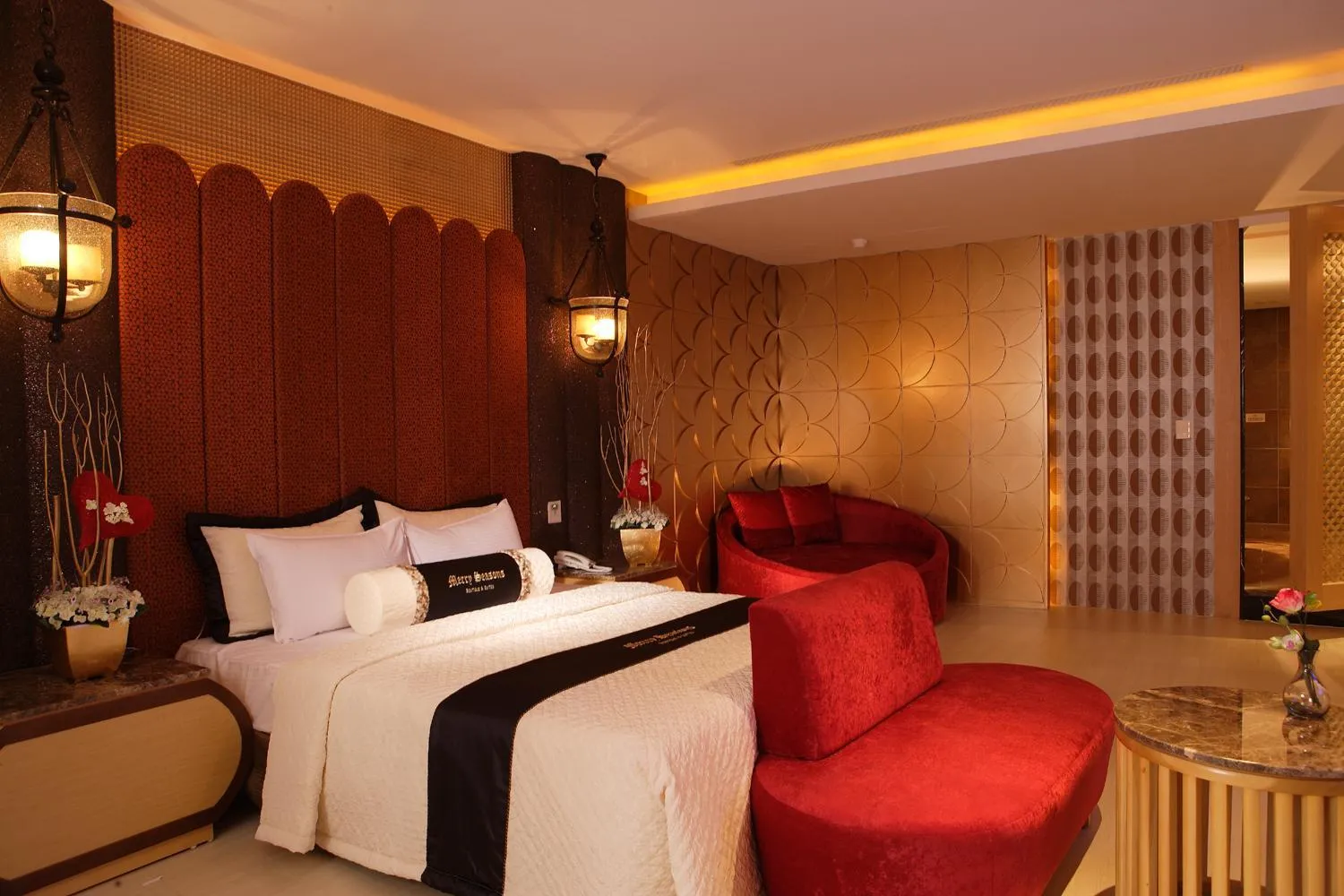 Photo of the whole room, Bed in Merryseasons