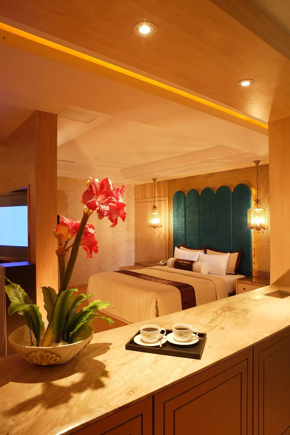 Photo of the whole room, Bed in Merryseasons