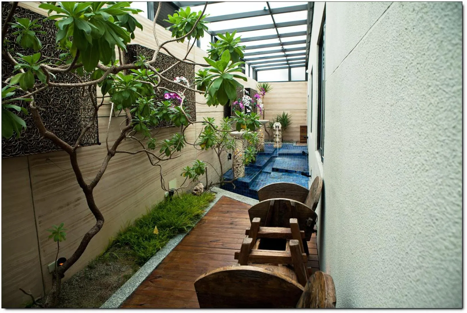 Decorative detail in Merryseasons