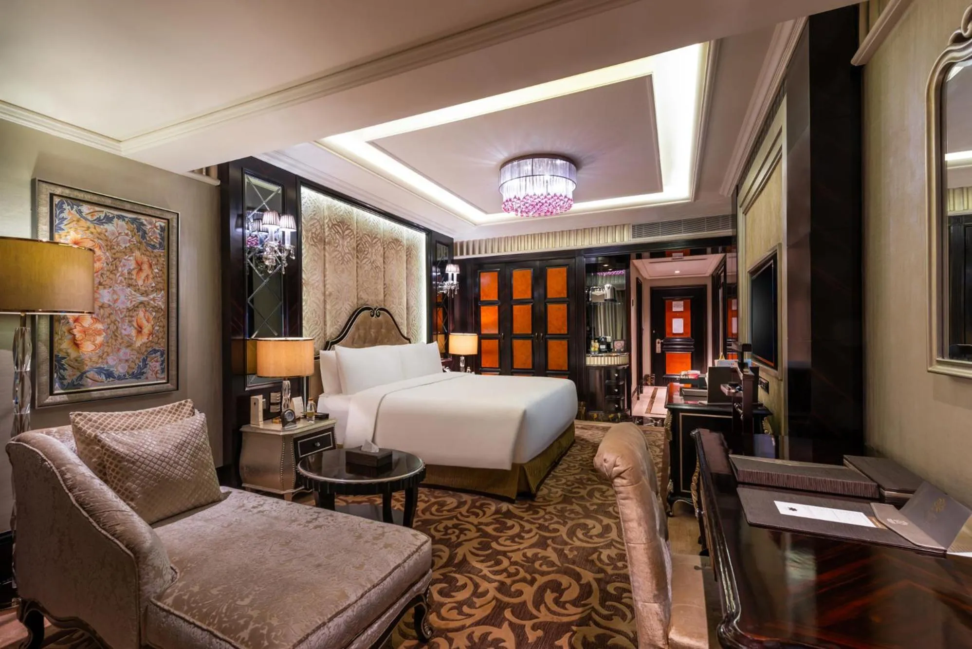 TV and multimedia in Narcissus Riyadh Hotel & Spa