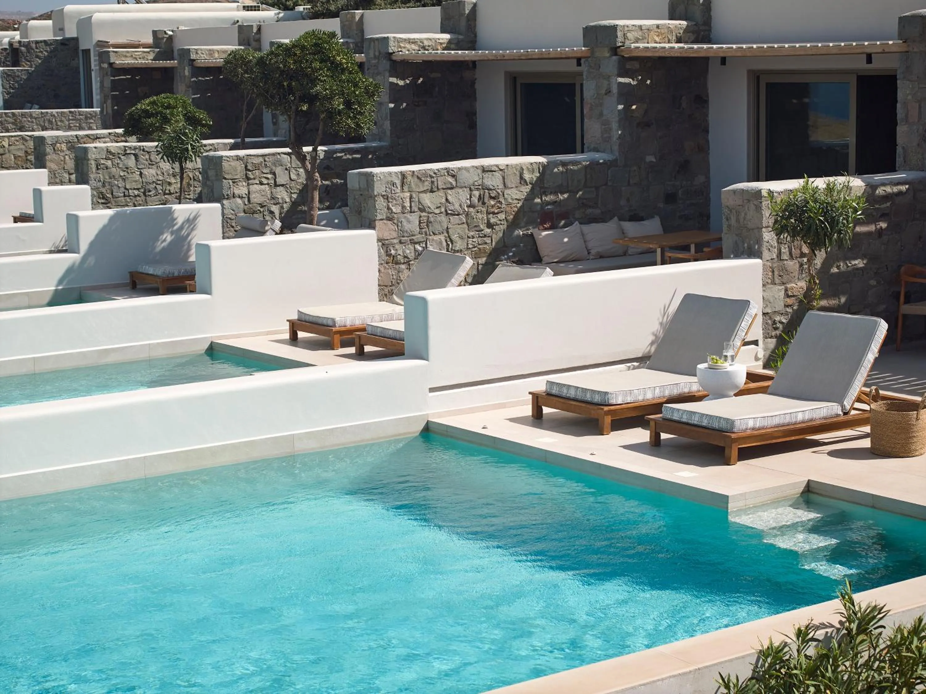 Swimming pool in Hotel Milos Sea Resort