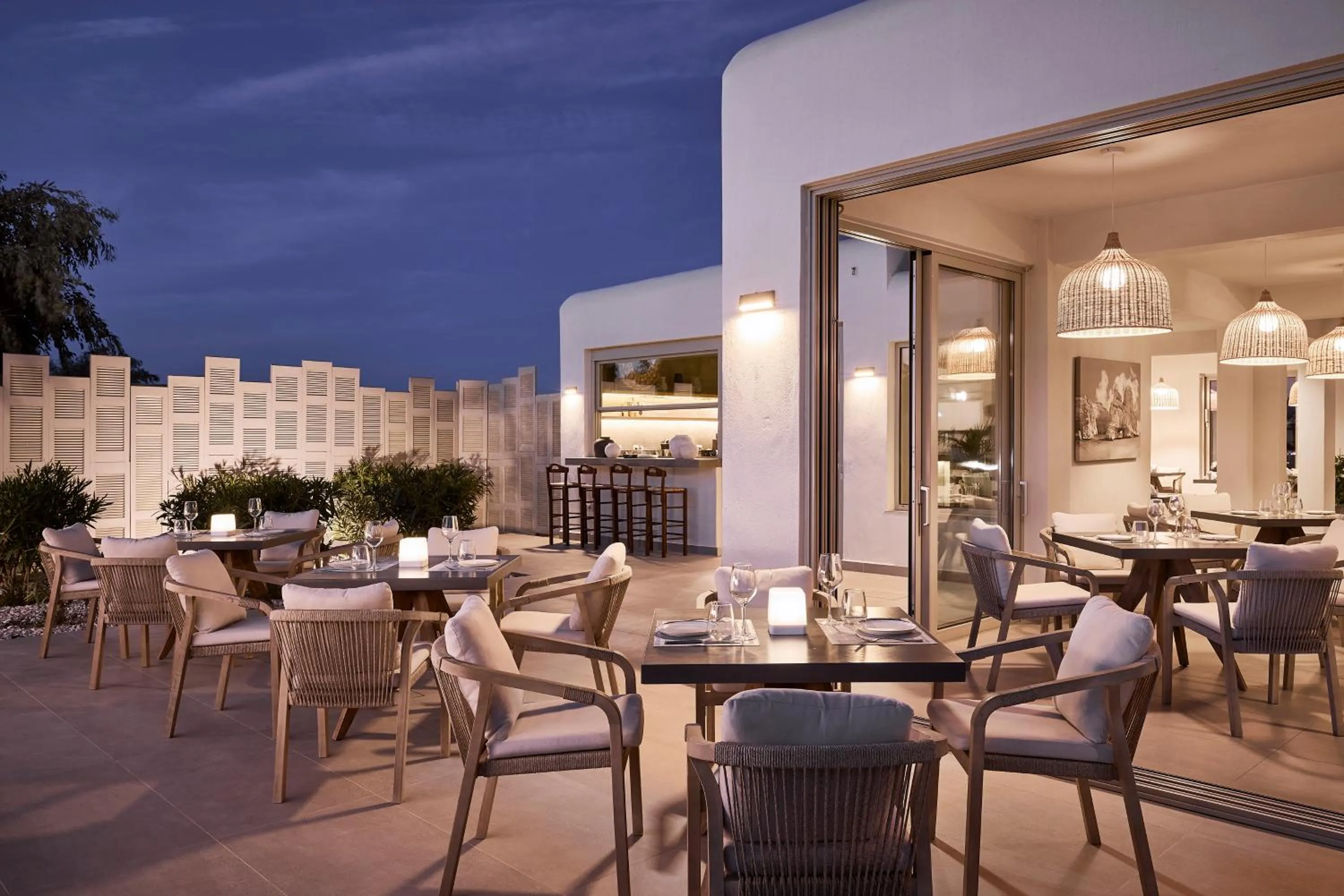 Restaurant/places to eat in Hotel Milos Sea Resort