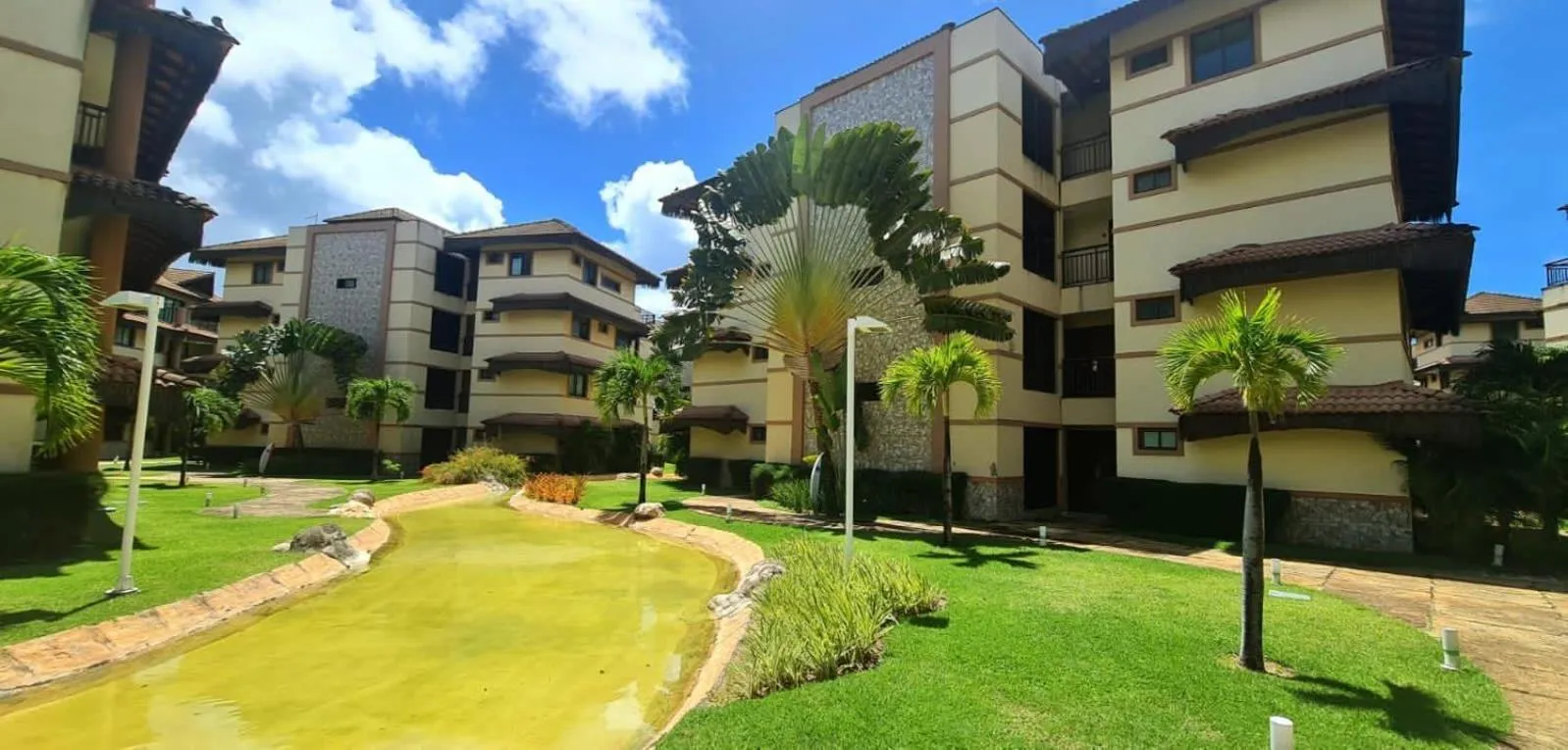 Property building in Manhattan Beach Riviera
