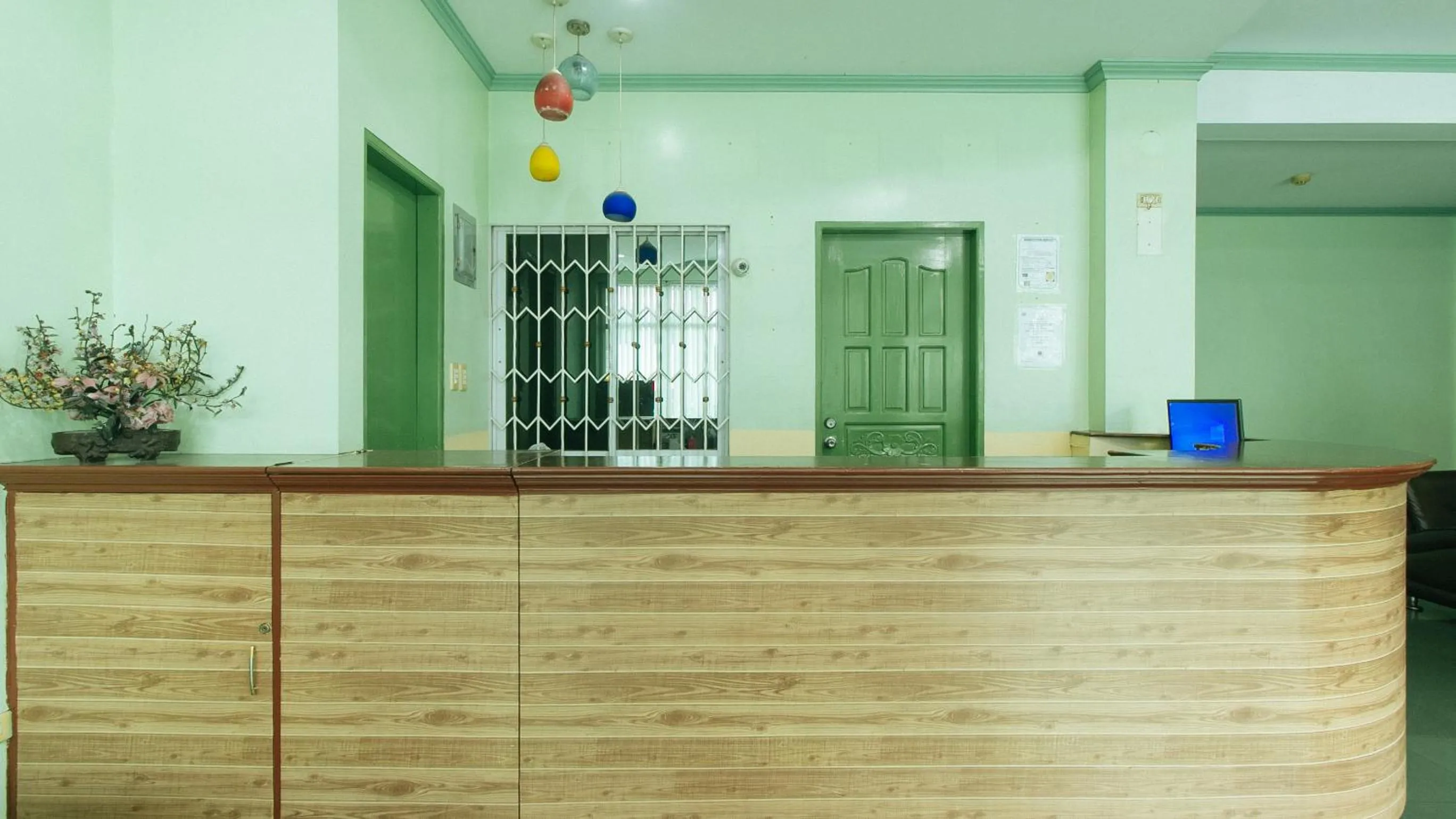 Lobby or reception in RedDoorz @ Orsu Hotel Angeles Pampanga