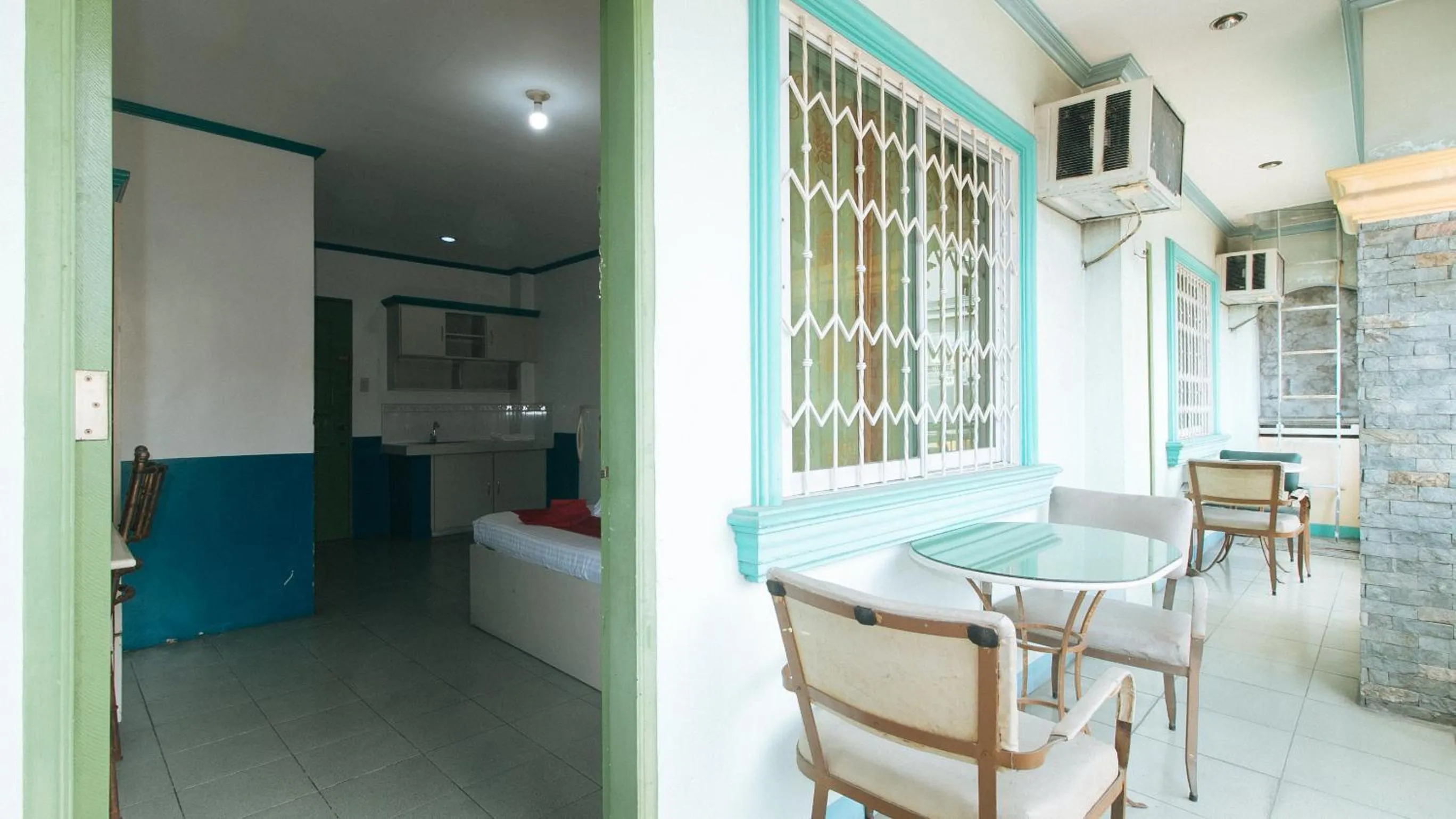 Photo of the whole room in RedDoorz @ Orsu Hotel Angeles Pampanga