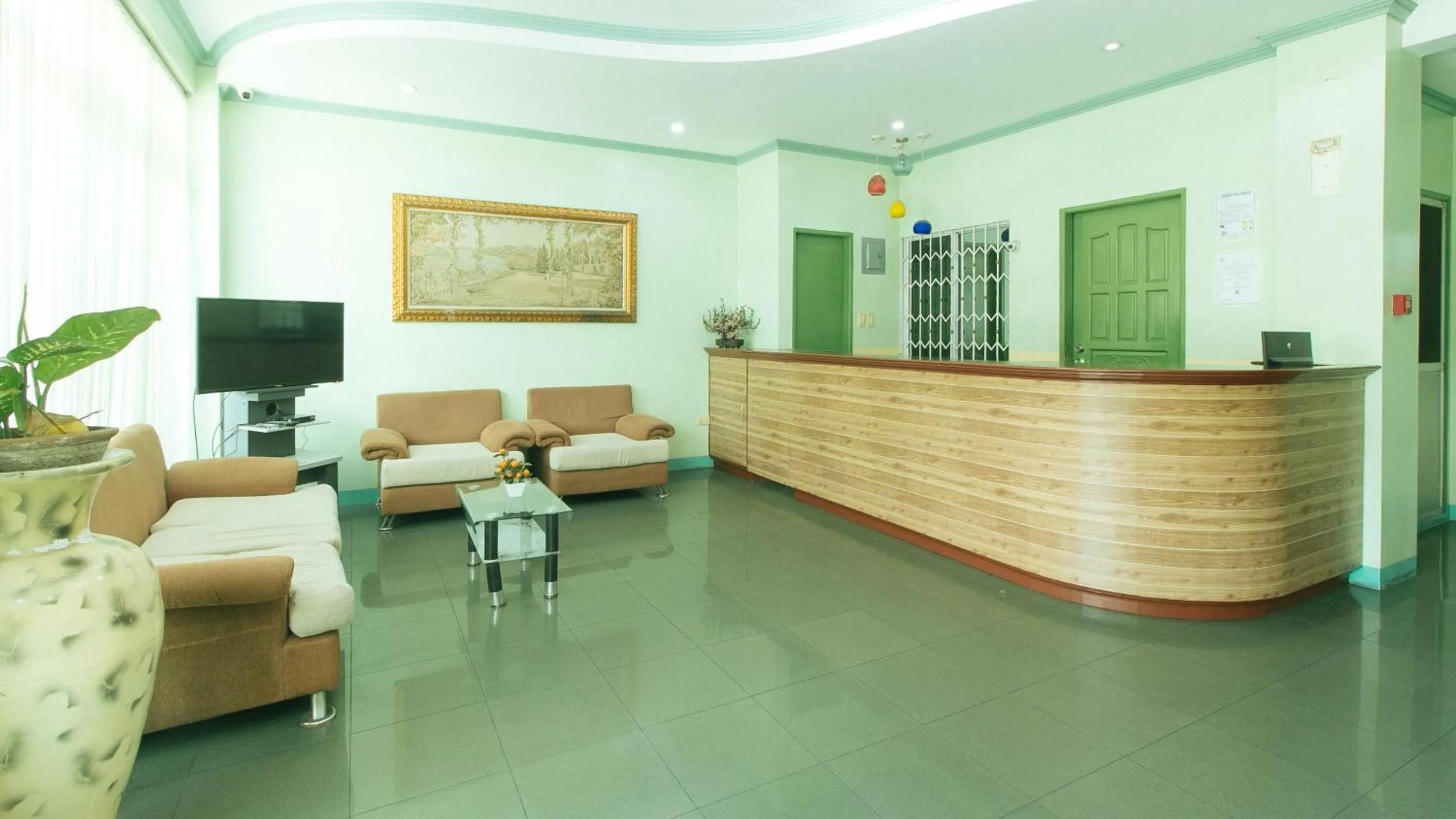 Lobby or reception in RedDoorz @ Orsu Hotel Angeles Pampanga