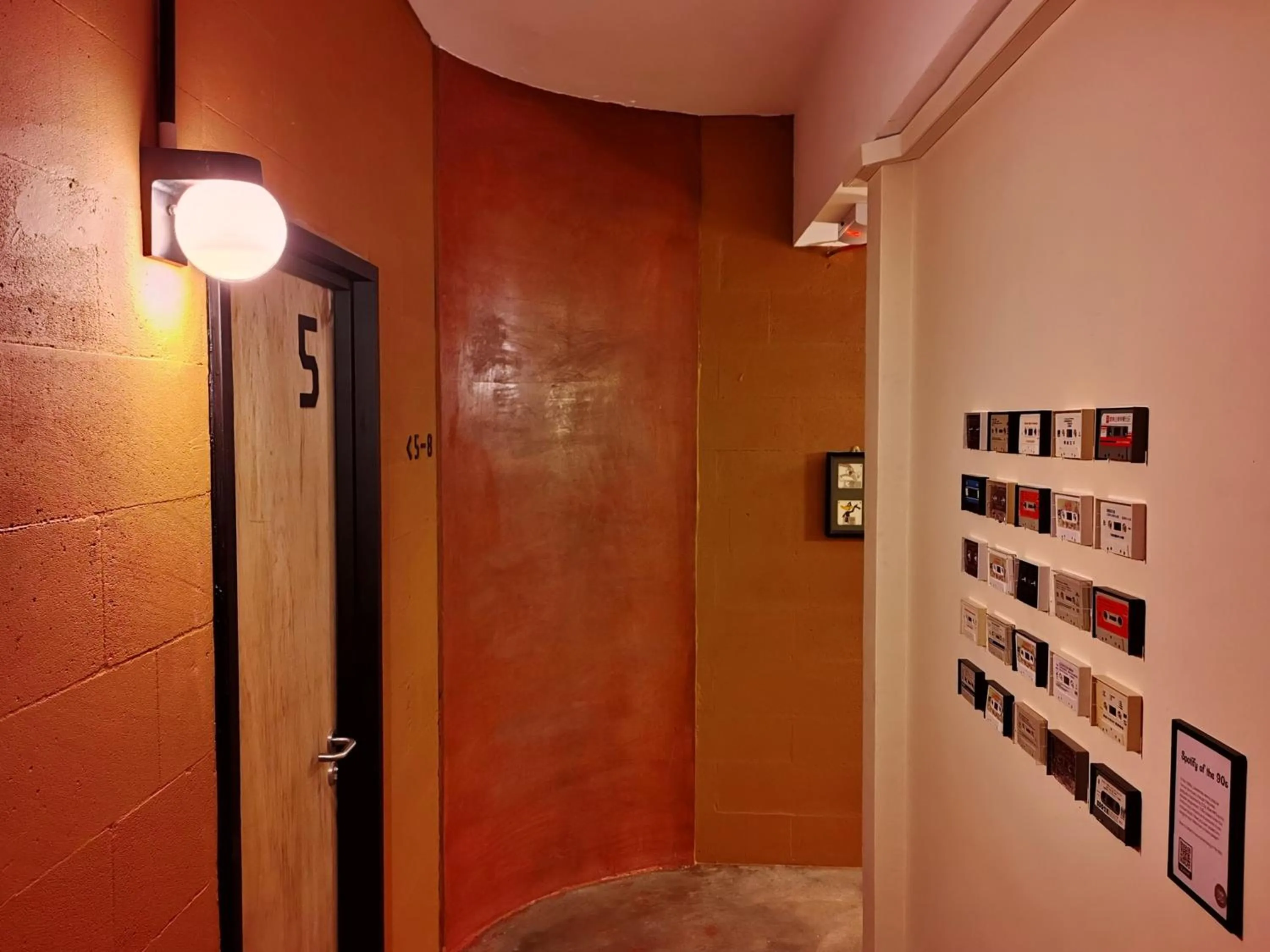 Property building in Walk-Up To SIAR - Children Not Allowed