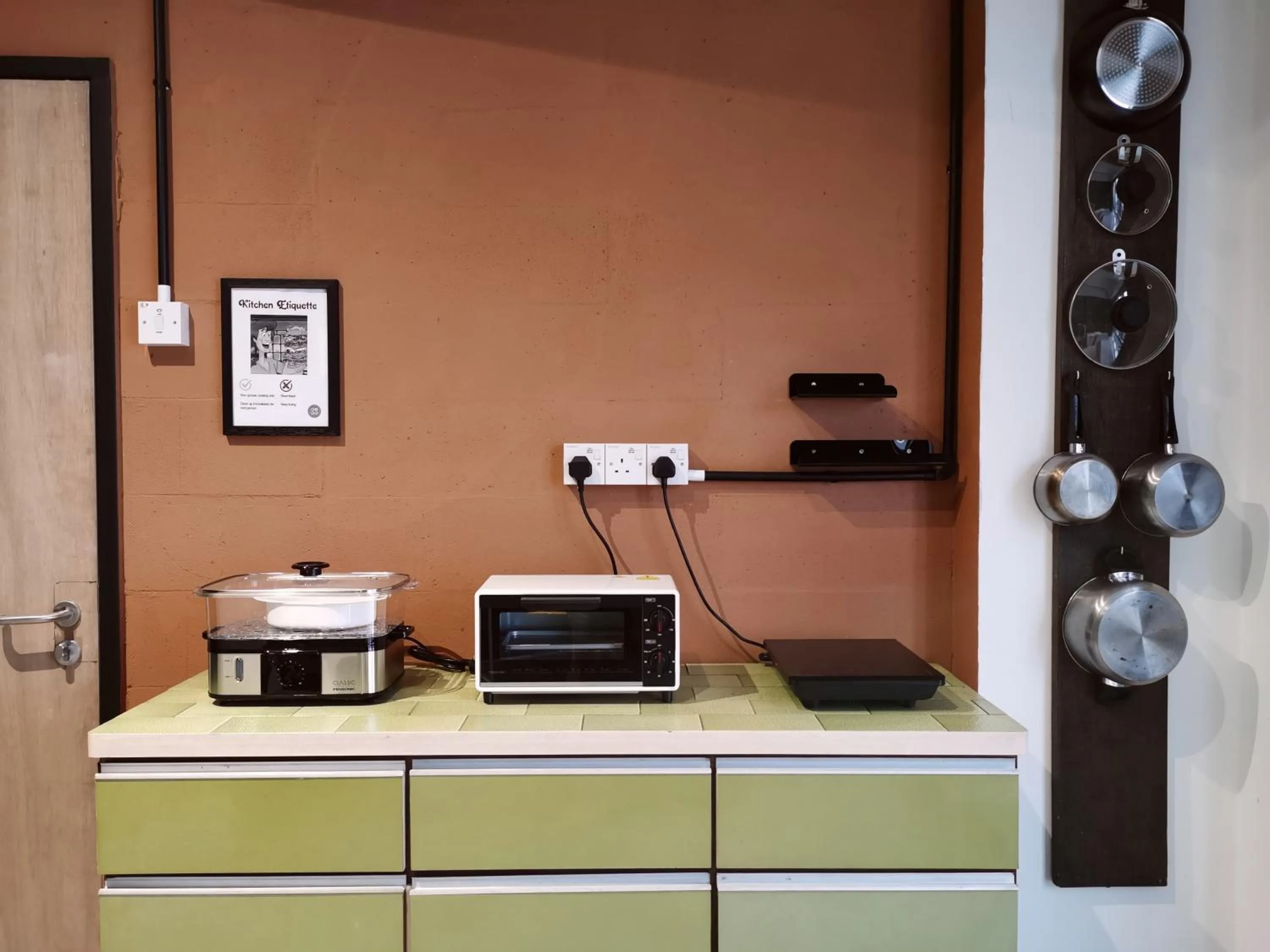 Kitchen or kitchenette in Walk-Up To SIAR - Children Not Allowed