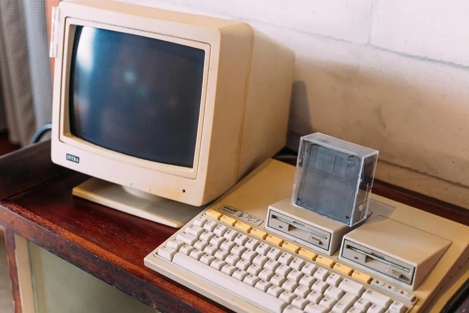 Decorative detail in Walk-Up To SIAR - Children Not Allowed Decorative detail in Walk-Up To SIAR - Children Not Allowed