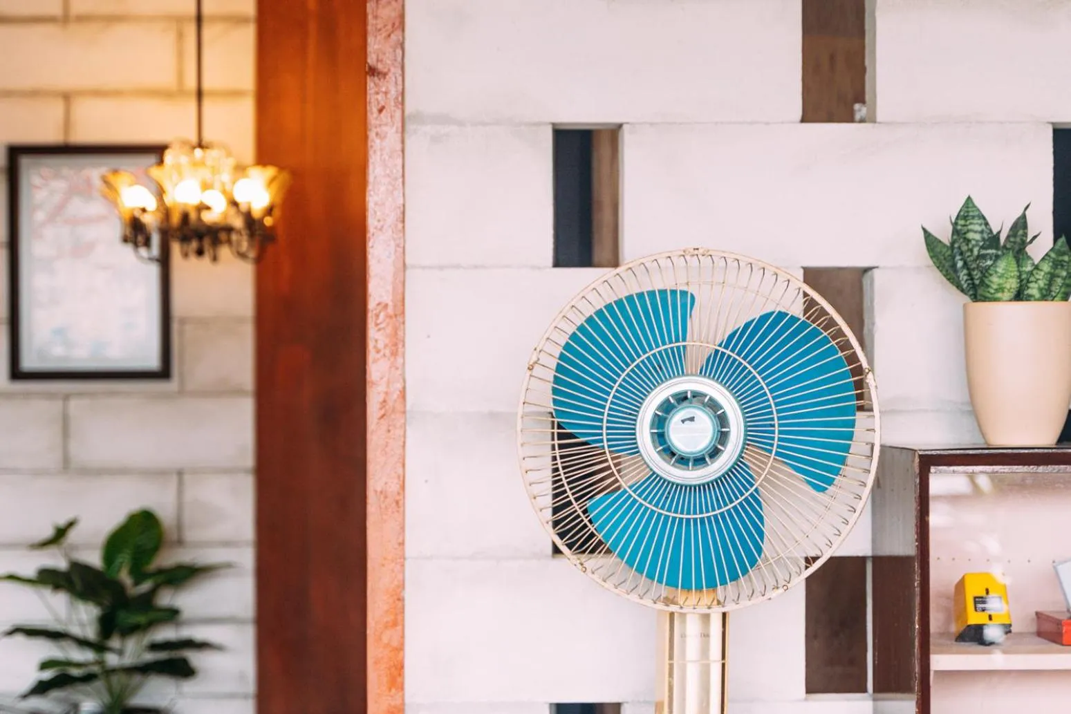 Lobby or reception in Walk-Up To SIAR - Children Not Allowed