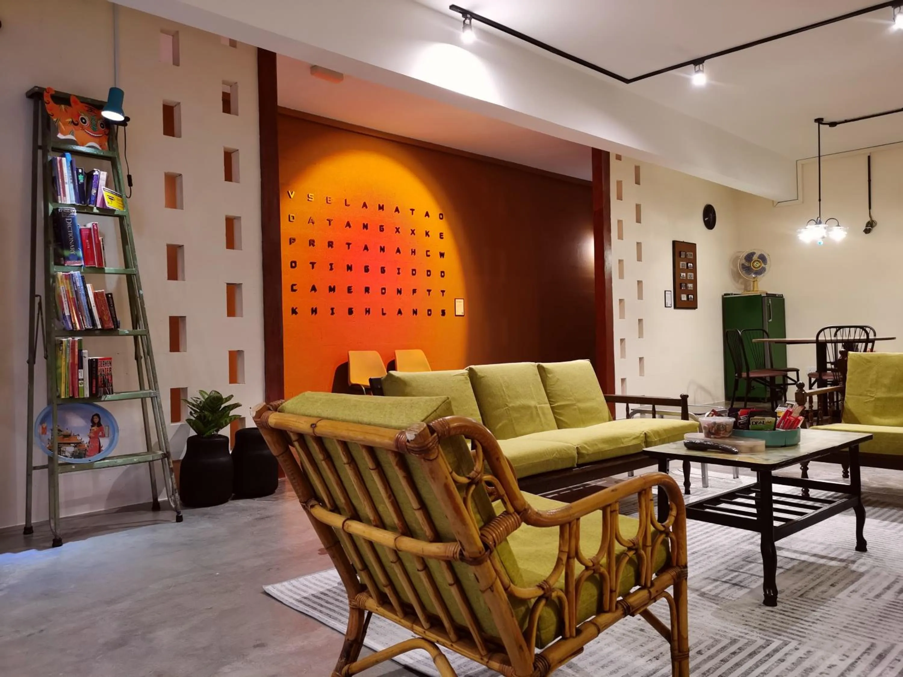 Communal lounge/ TV room in Walk-Up To SIAR - Children Not Allowed