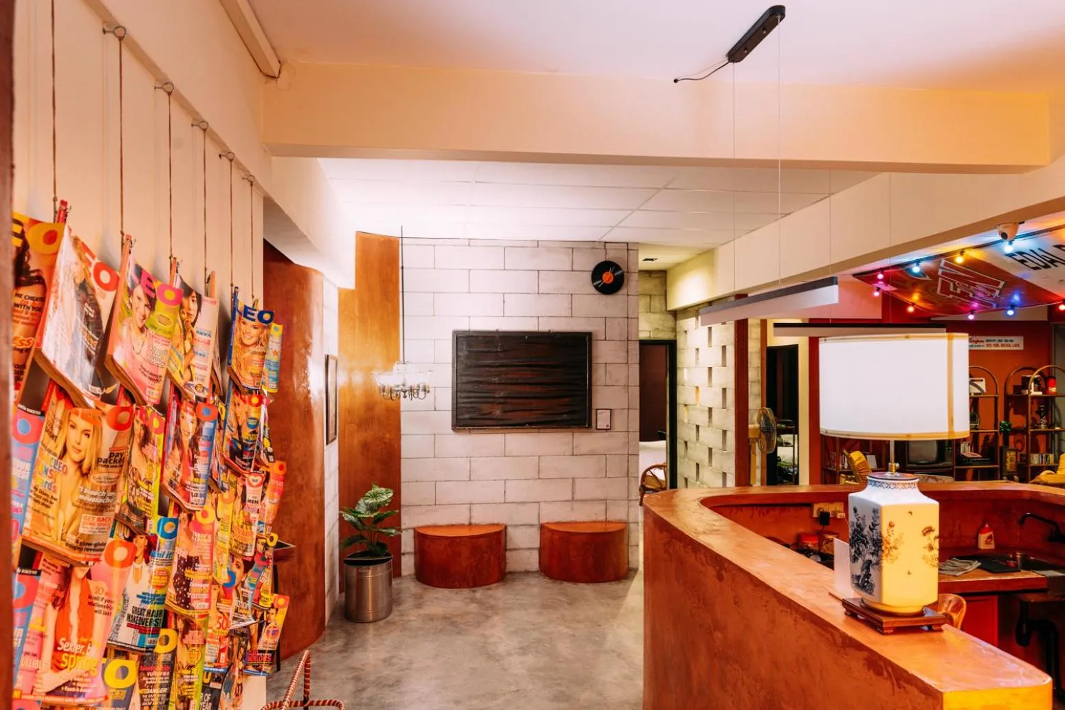 Lobby or reception in Walk-Up To SIAR - Children Not Allowed