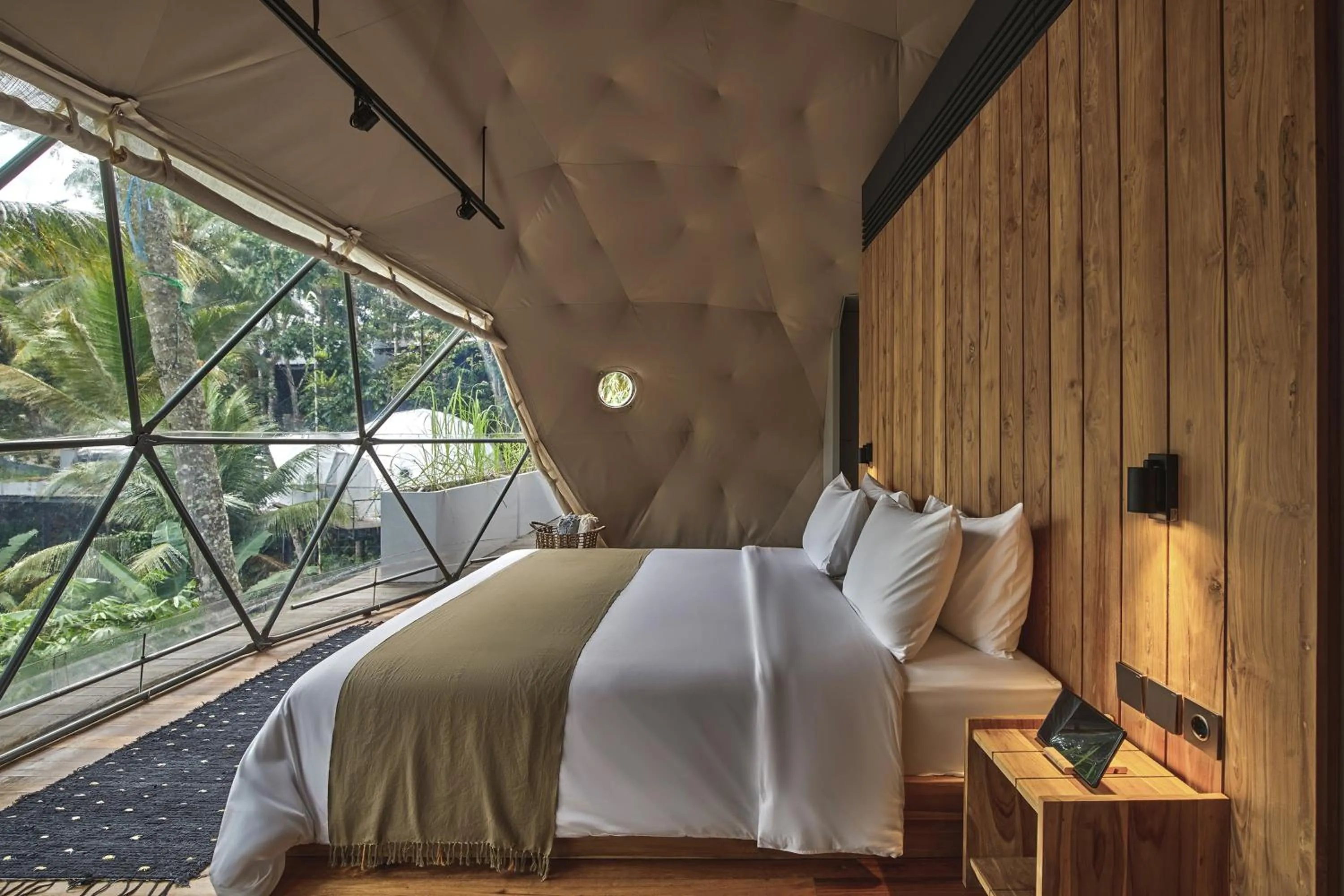 Bed in Lintang Luku Tent Resort