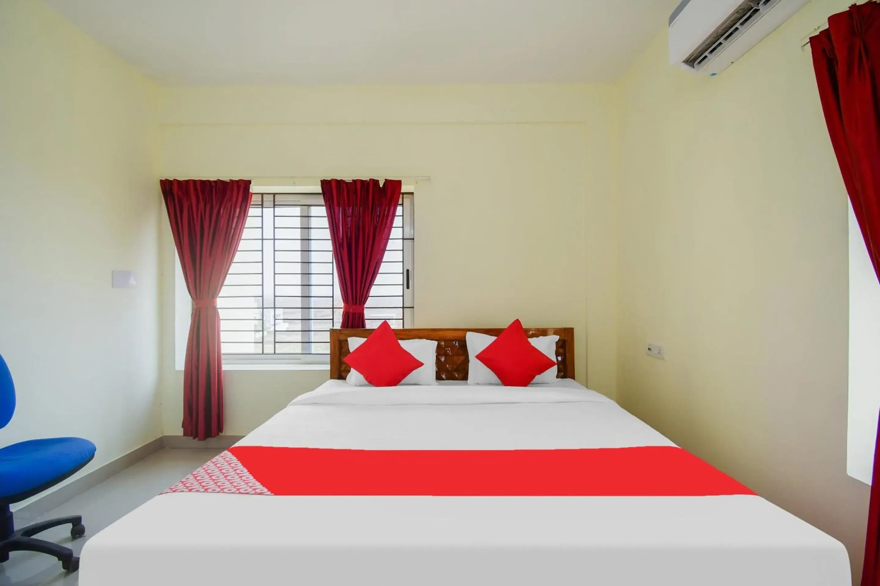 Bedroom, Bed in Hotel O U Tech Hotel And Restaurant Bedroom, Bed in Hotel O U Tech Hotel And Restaurant