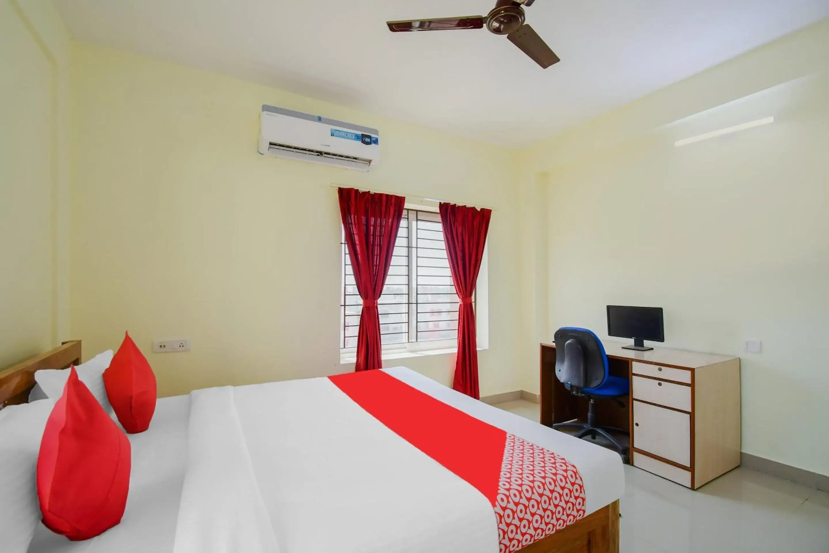 Bedroom, Bed in Hotel O U Tech Hotel And Restaurant Bedroom, Bed in Hotel O U Tech Hotel And Restaurant