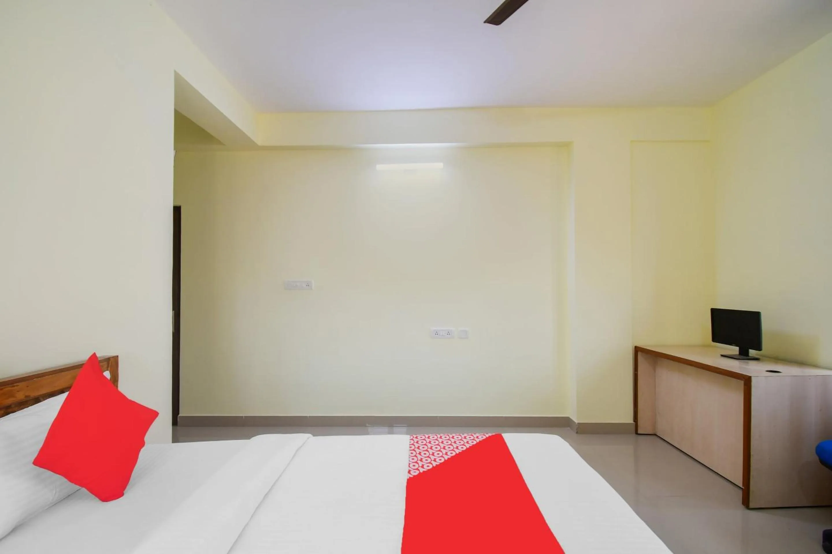 Bedroom, Bed in Hotel O U Tech Hotel And Restaurant