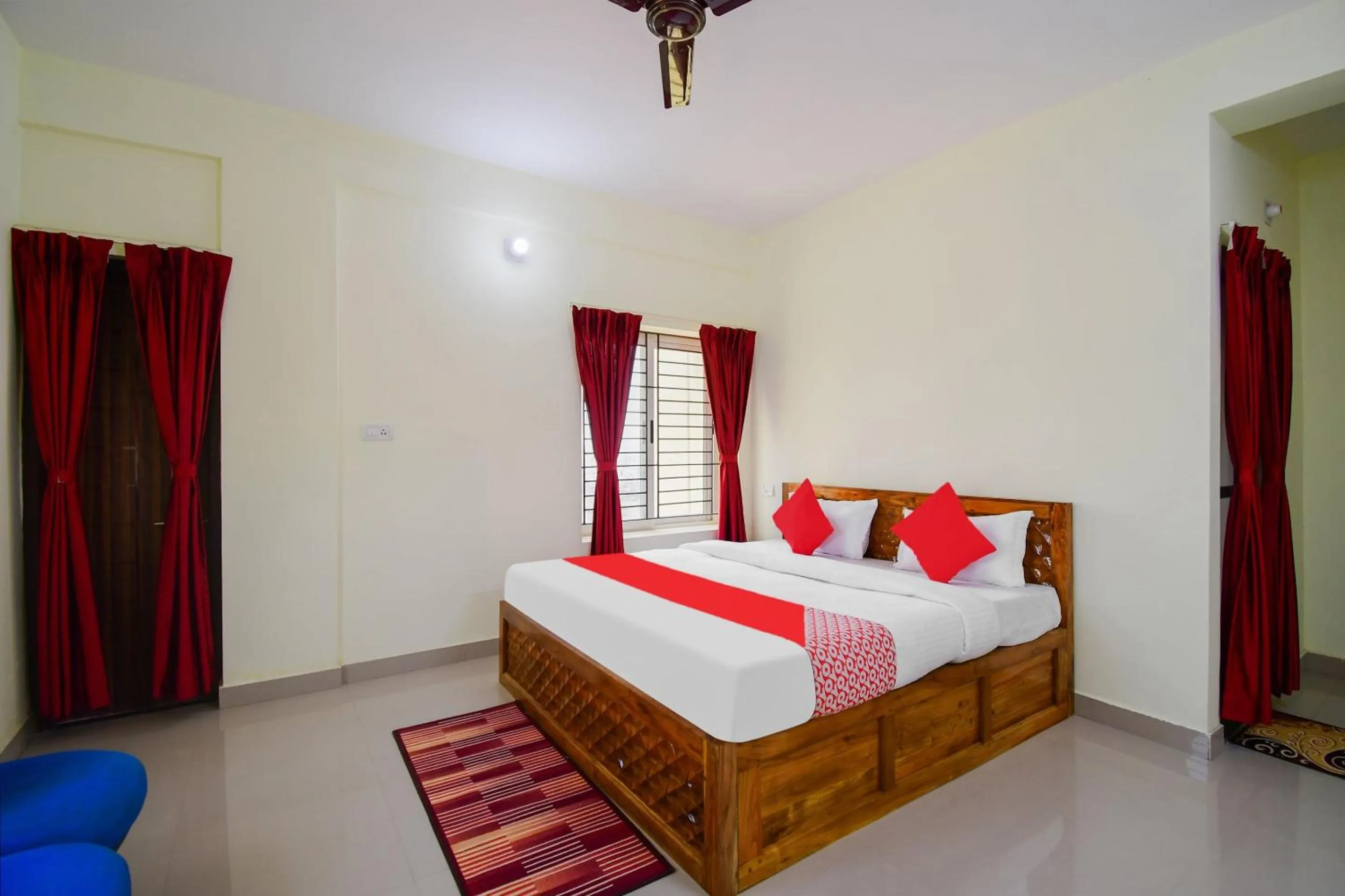 Bedroom, Bed in Hotel O U Tech Hotel And Restaurant