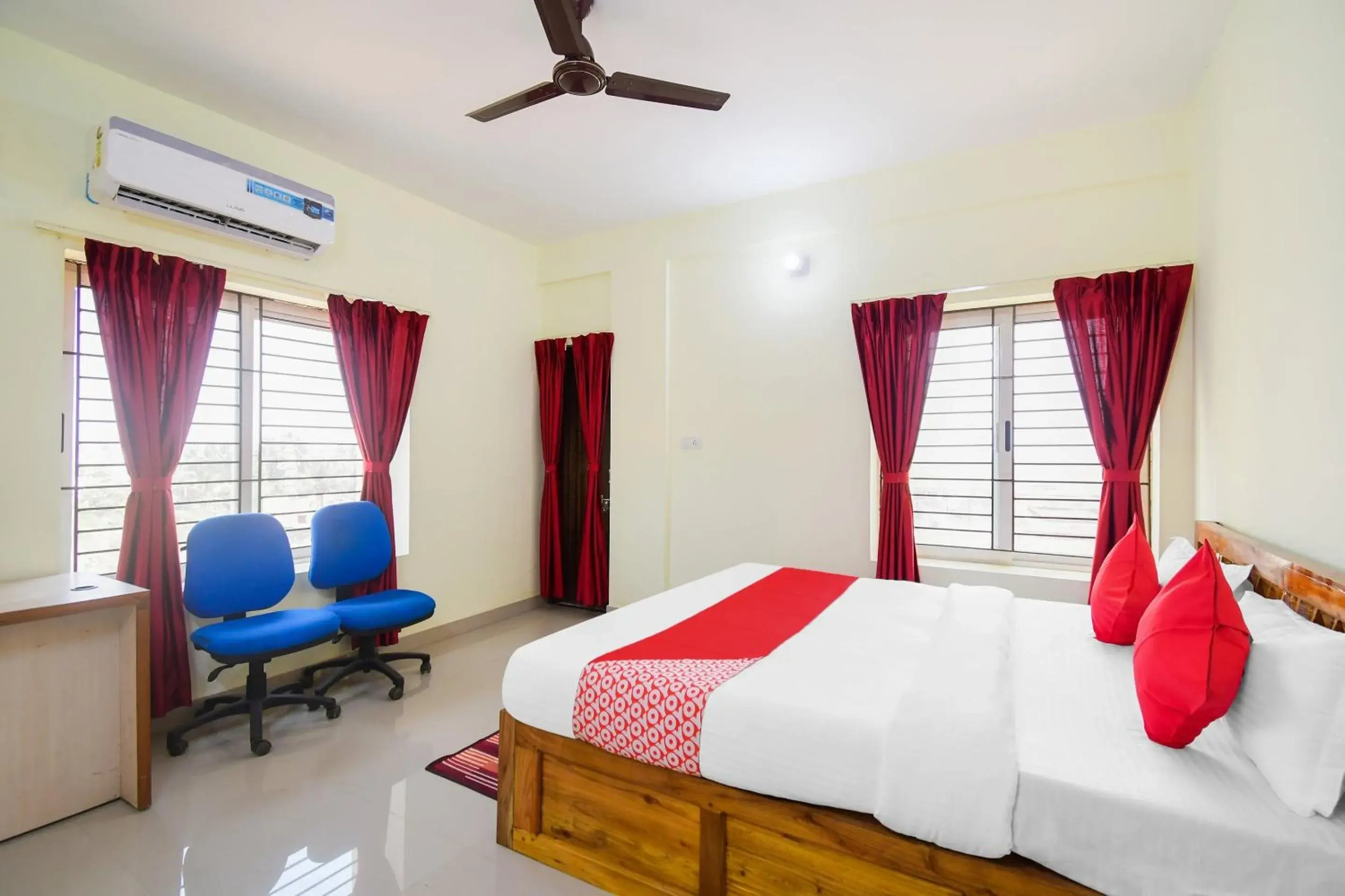 Bedroom, Bed in Hotel O U Tech Hotel And Restaurant Bedroom, Bed in Hotel O U Tech Hotel And Restaurant