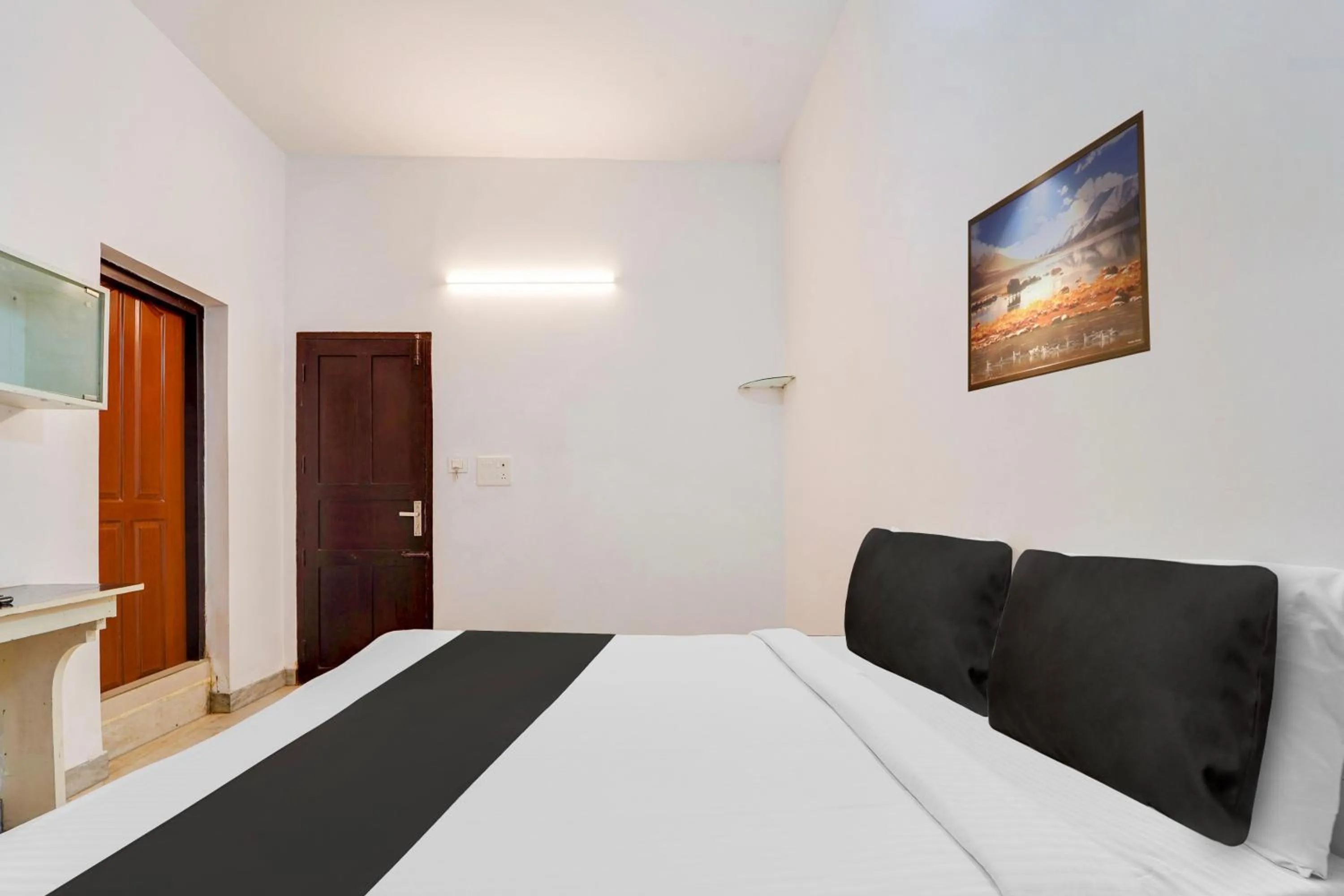 Bedroom, Bed in Super Hotel O Vazhakkala