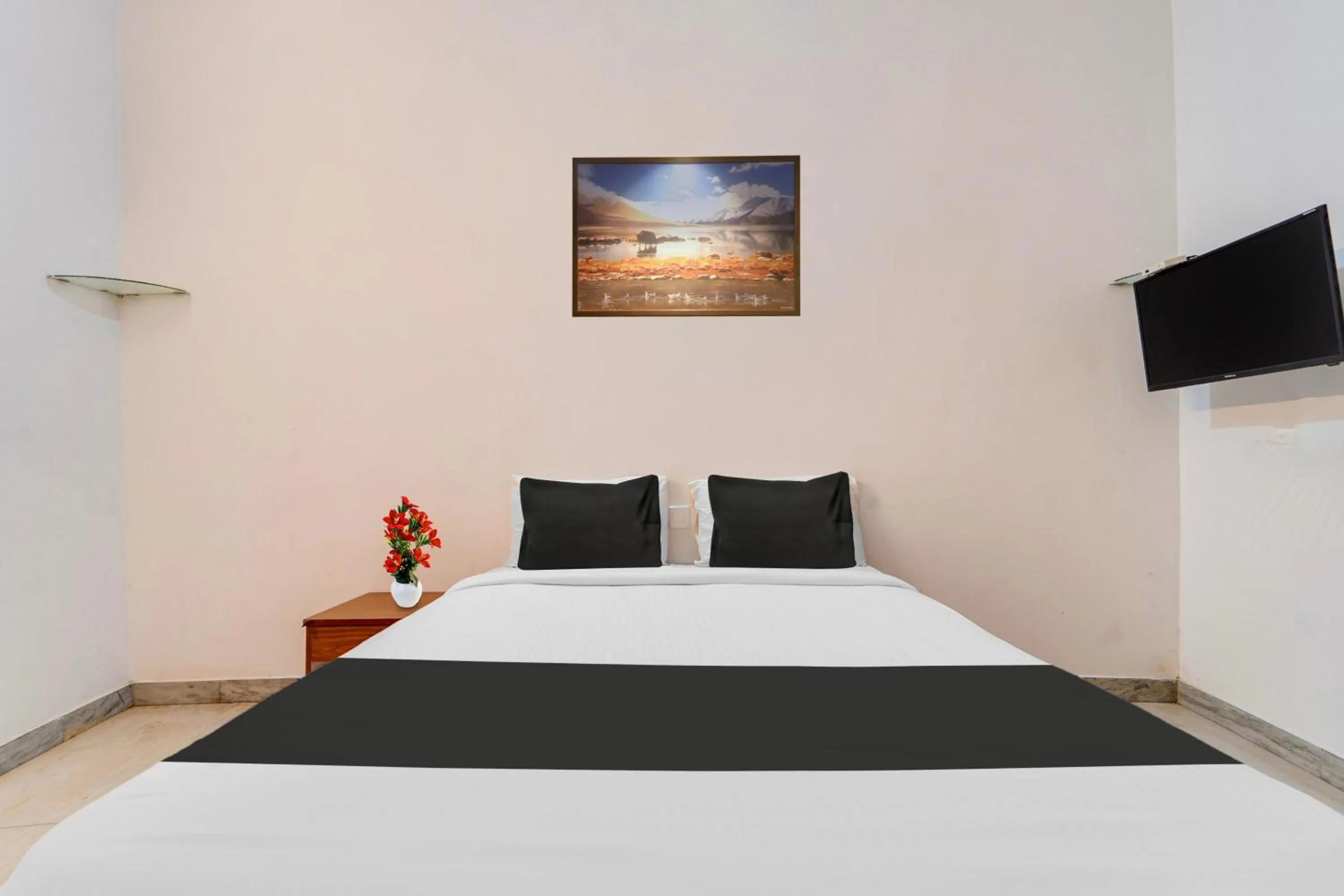 Bedroom, Bed in Super Hotel O Vazhakkala