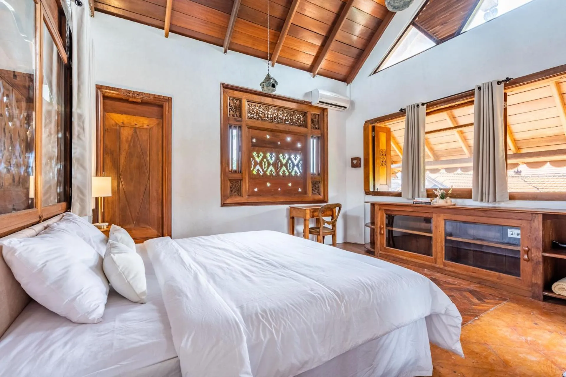 Bed in Villa Canggu Hearts