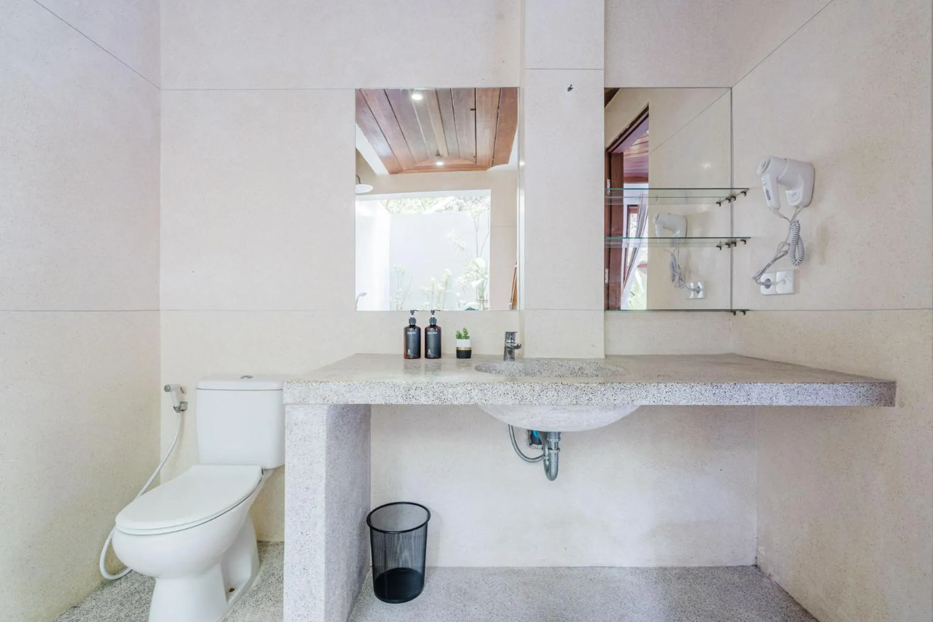 Bathroom in Villa Canggu Hearts