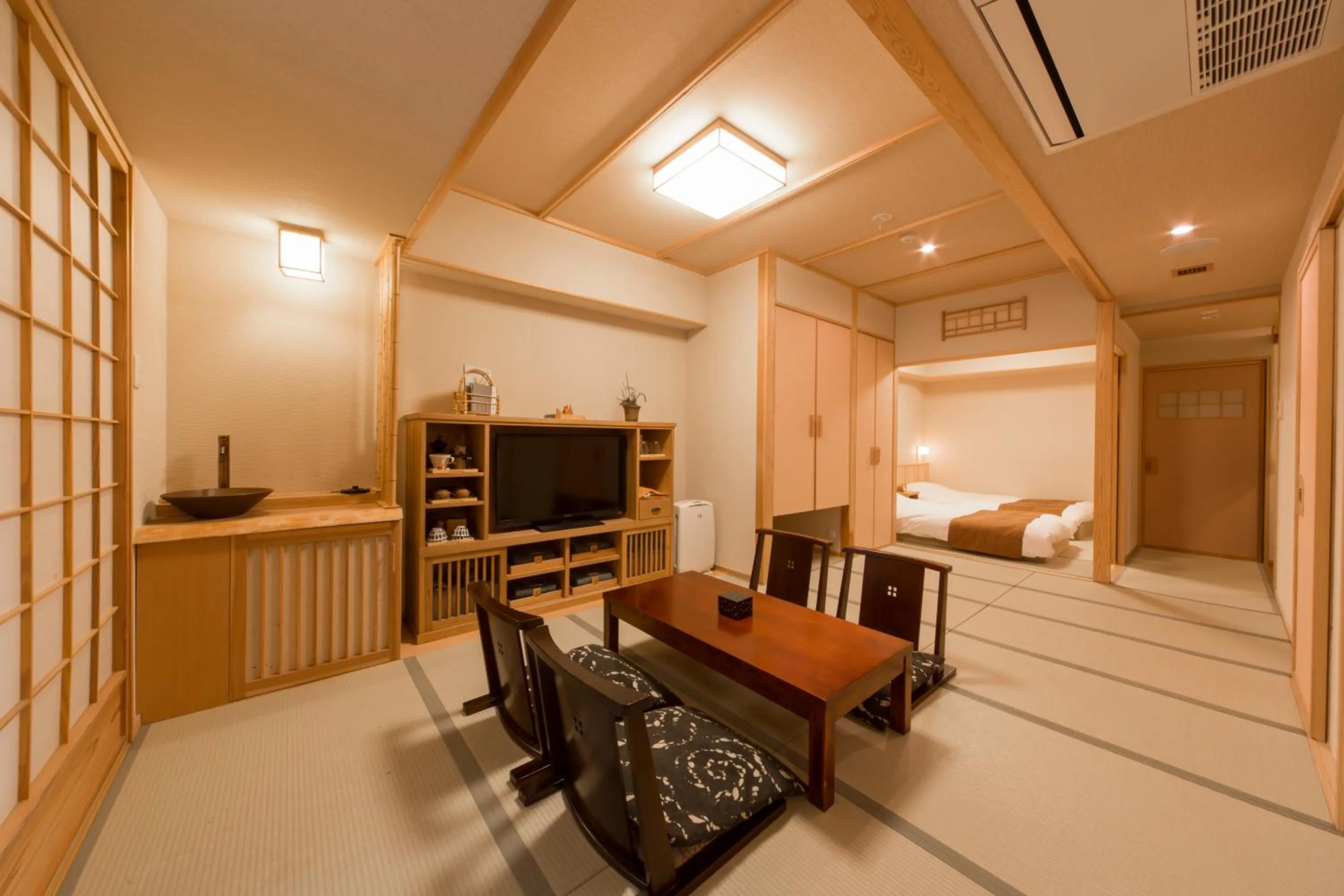 Photo of the whole room in Ikyu