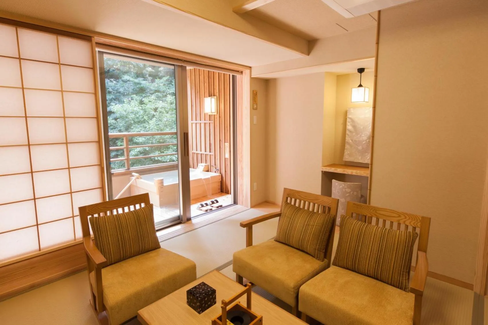 Photo of the whole room in Ikyu