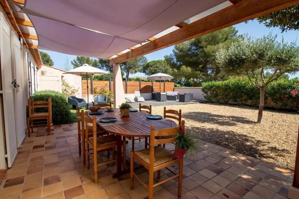 La Grande Auguière, villa familiale et spacieuse au cœur du vignoble et à 300m de la mer