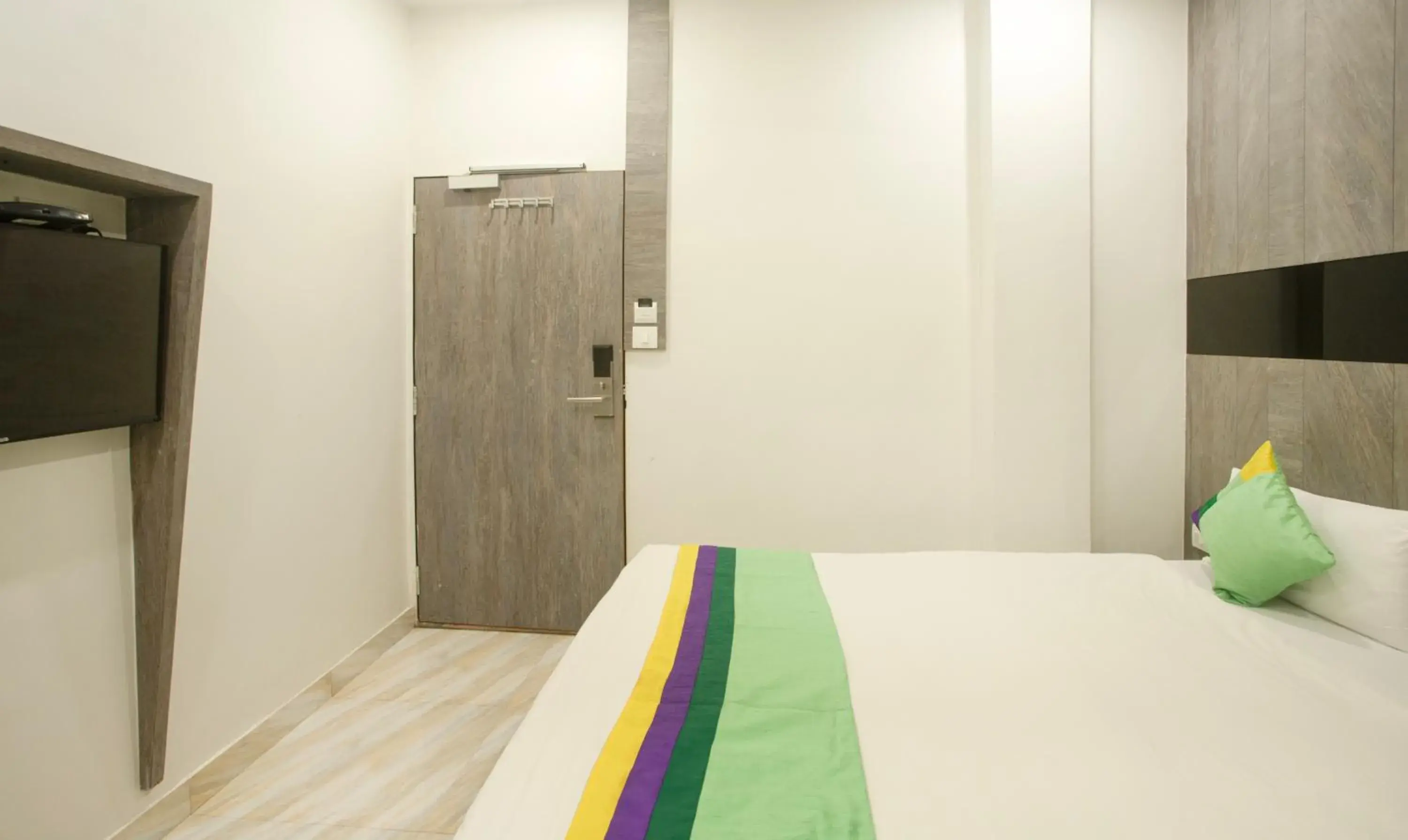 Economy Double Room - single occupancy in Treebo Urban, 1 Km From Railway Station Economy Double Room - single occupancy in Treebo Urban, 1 Km From Railway Station