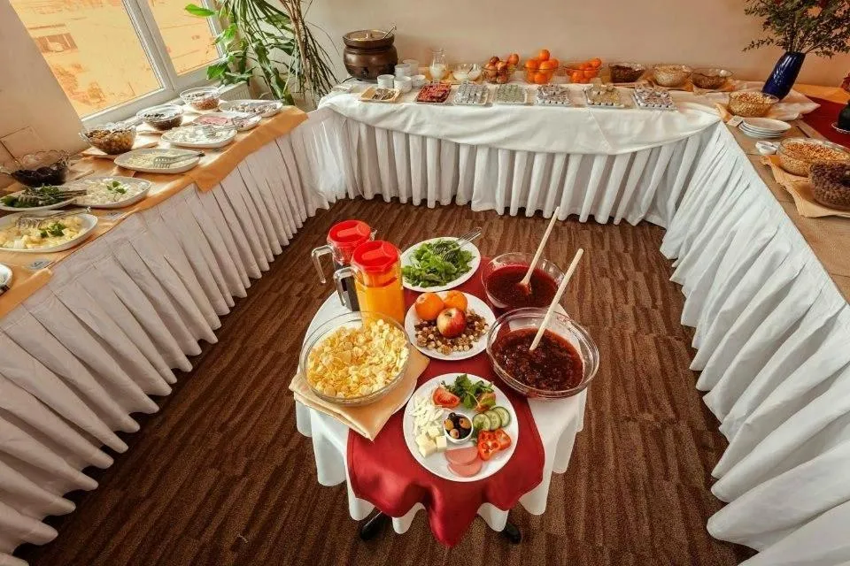 Restaurant/places to eat in deniz otel